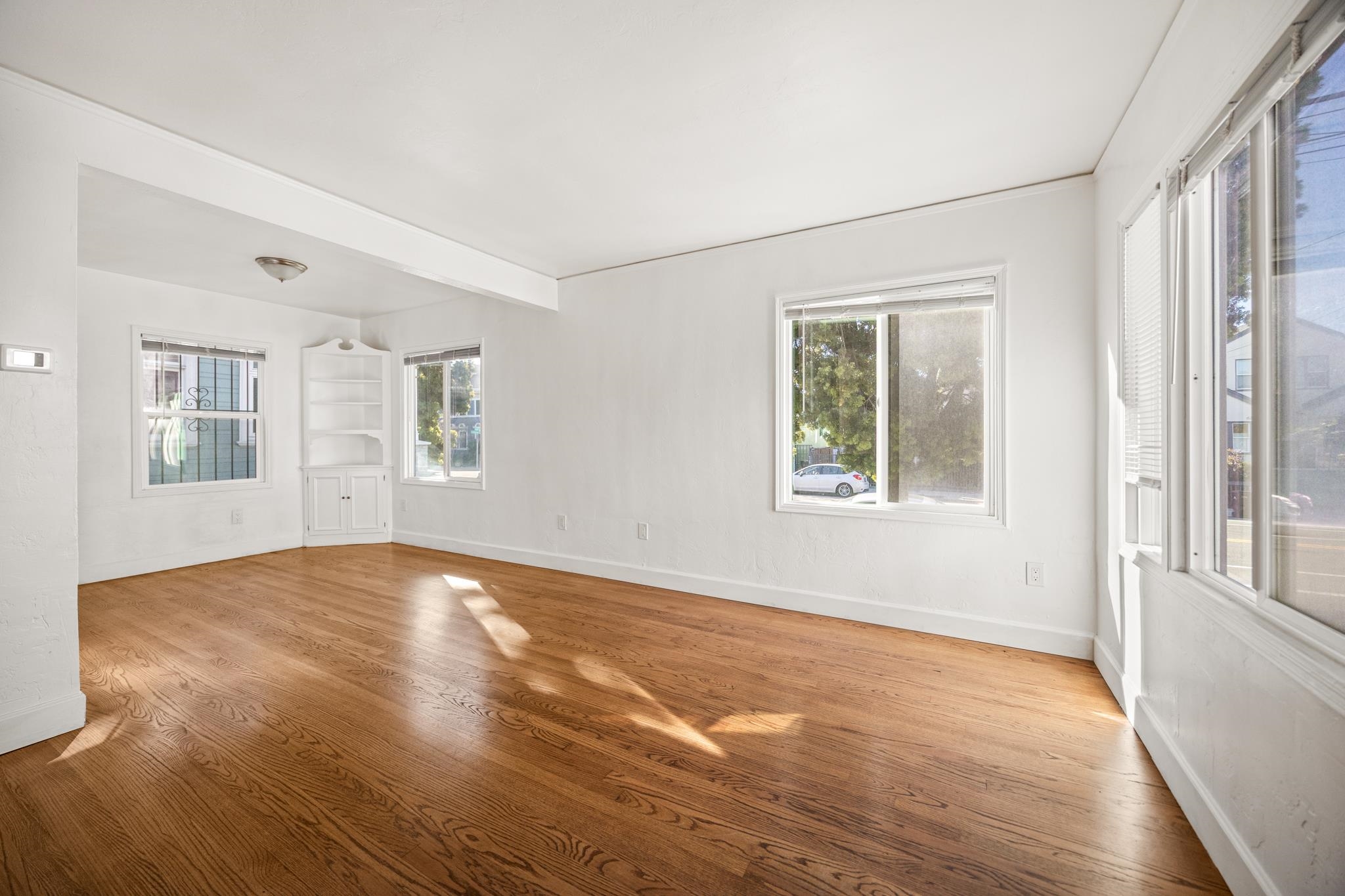 Detail Gallery Image 8 of 43 For 6320 Shattuck Ave, Oakland,  CA 94609 - – Beds | – Baths