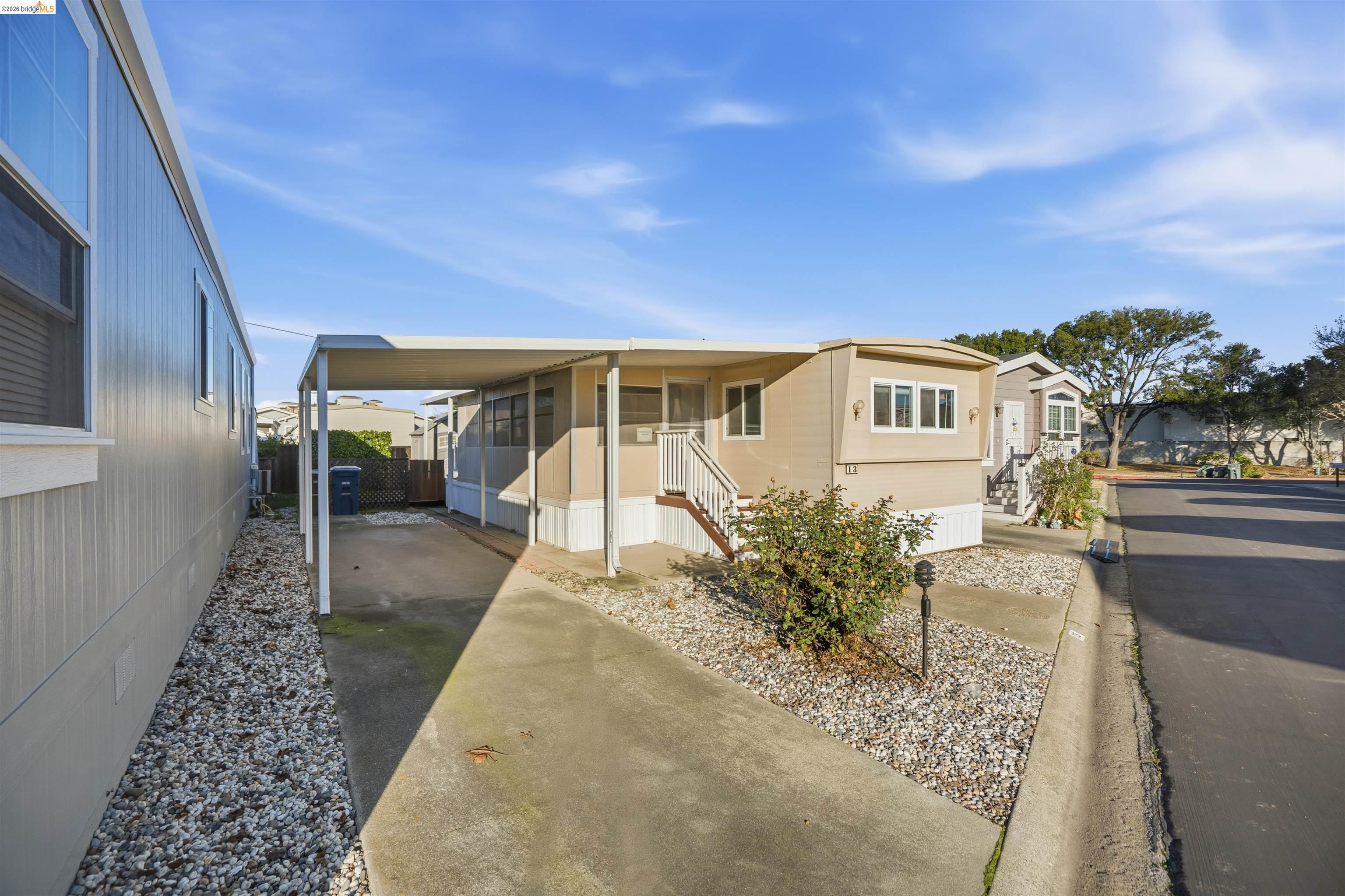 Front Image Thumbnail for EB41120559