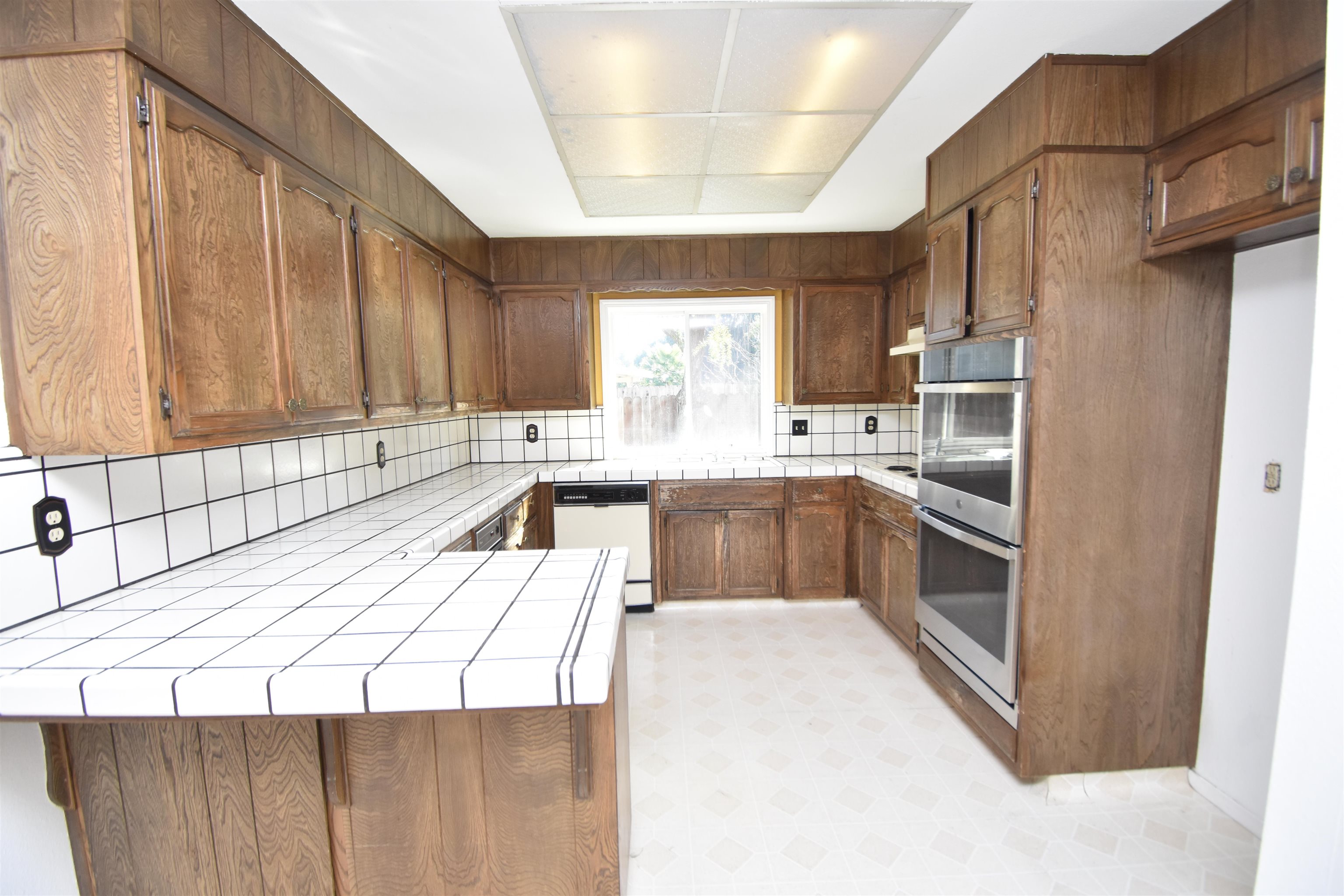 Detail Gallery Image 5 of 26 For 7011 Shoreham Pl, Stockton,  CA 95207 - 4 Beds | 2 Baths