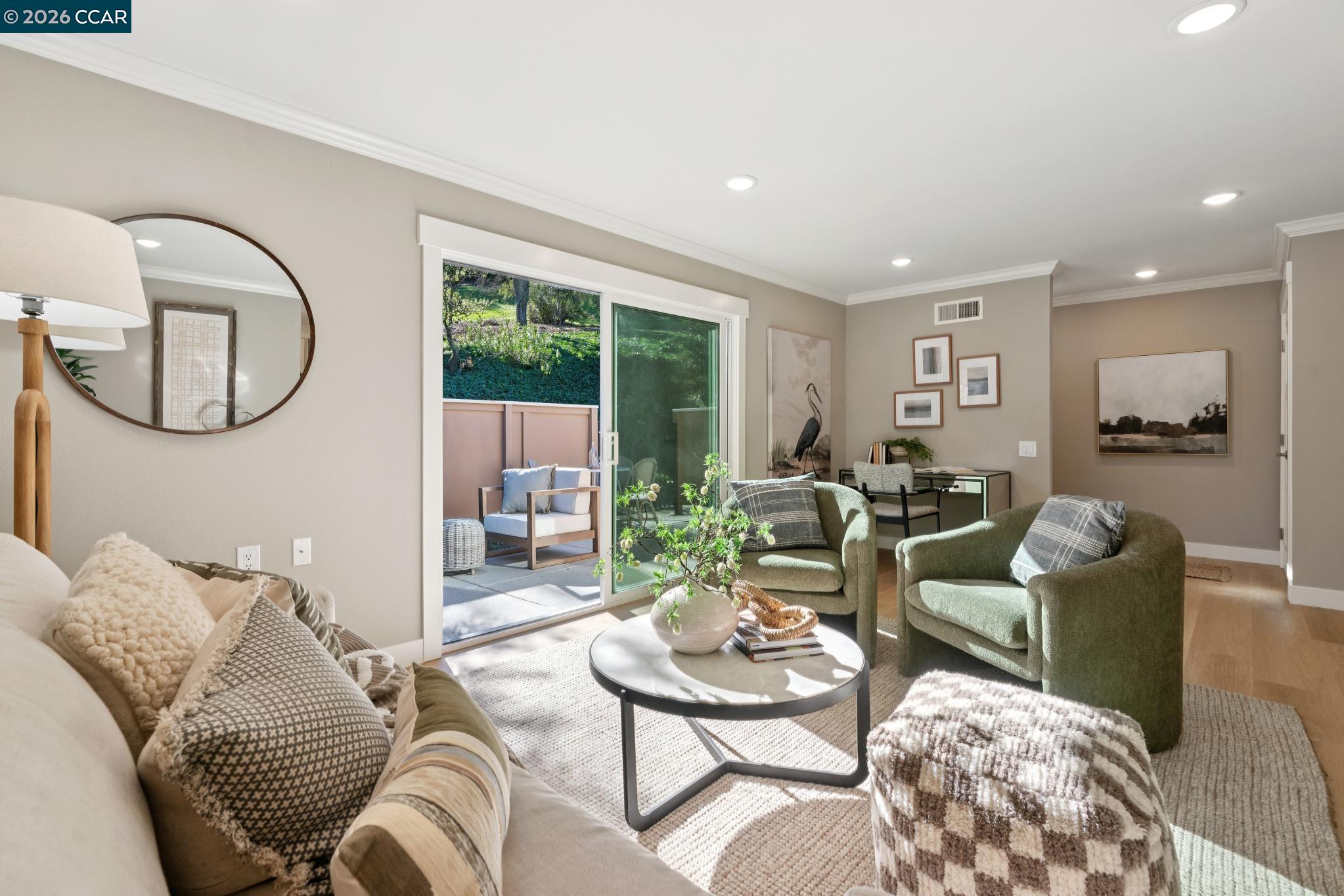 Front Image Thumbnail for CC41120578