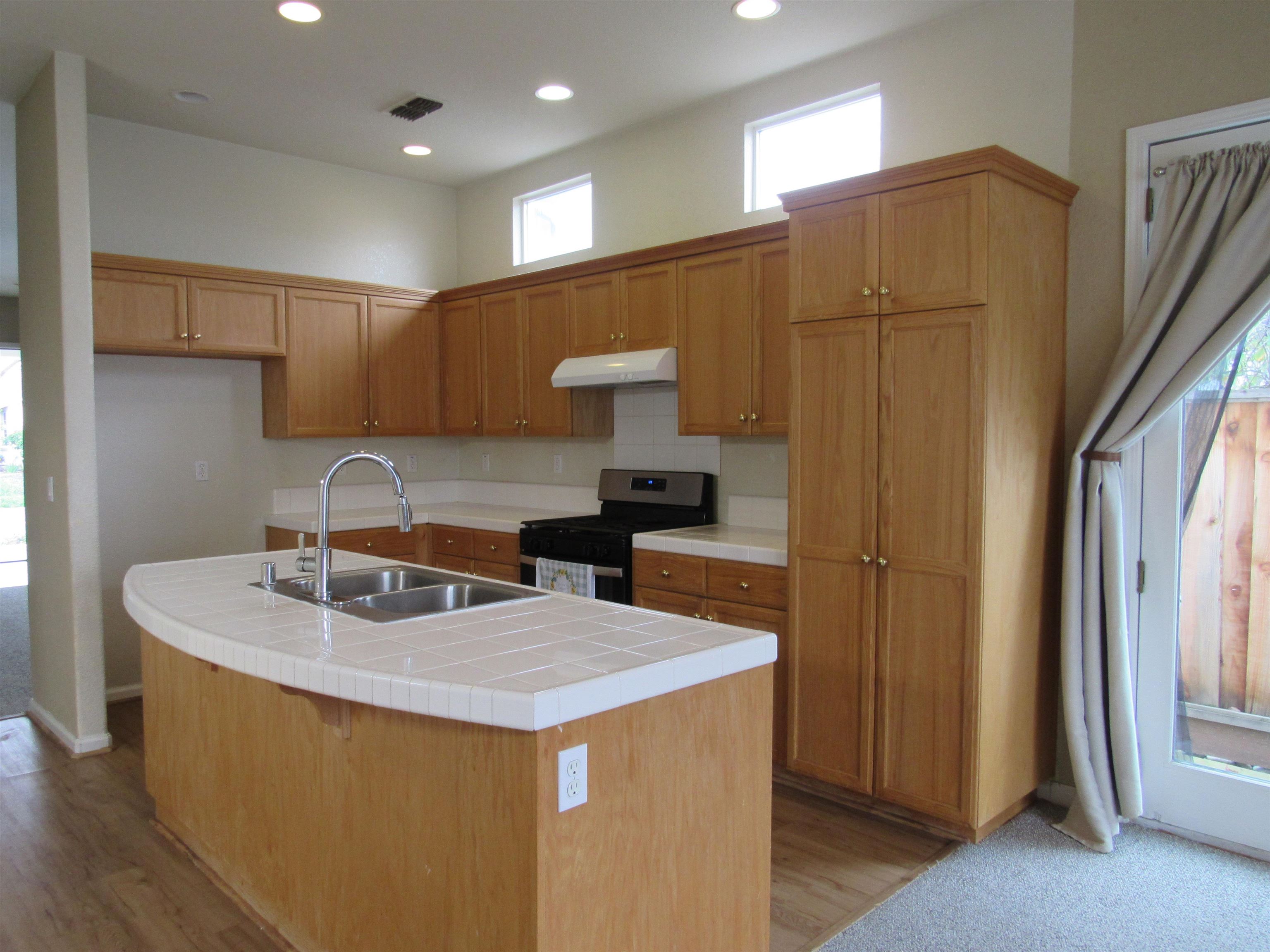 Detail Gallery Image 4 of 21 For 1600 Minnesota Ave, Brentwood,  CA 94513-5457 - 3 Beds | 2 Baths