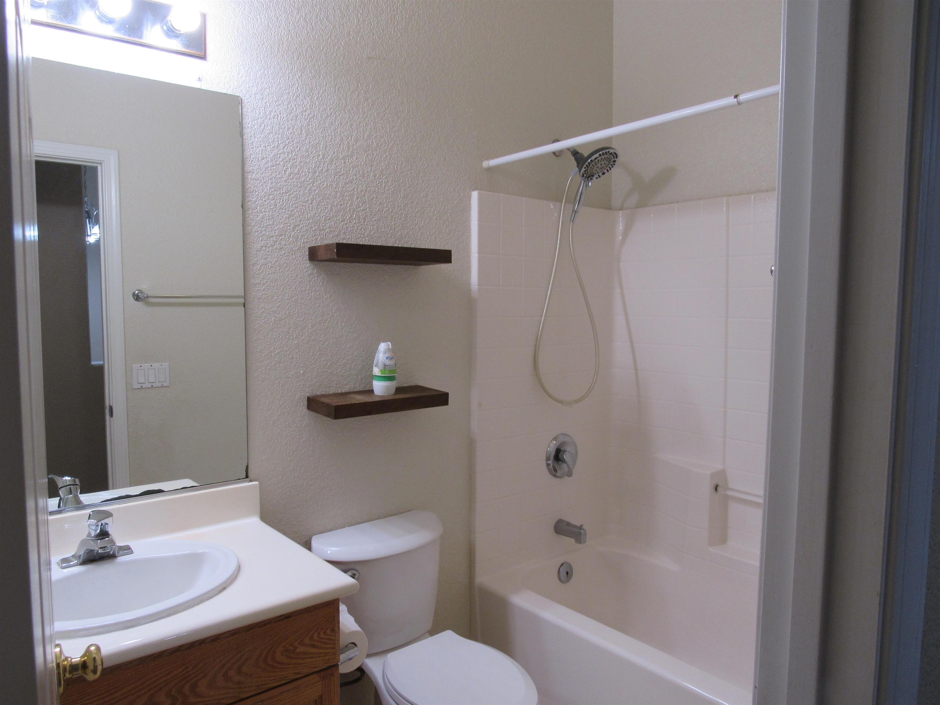 Detail Gallery Image 8 of 21 For 1600 Minnesota Ave, Brentwood,  CA 94513-5457 - 3 Beds | 2 Baths