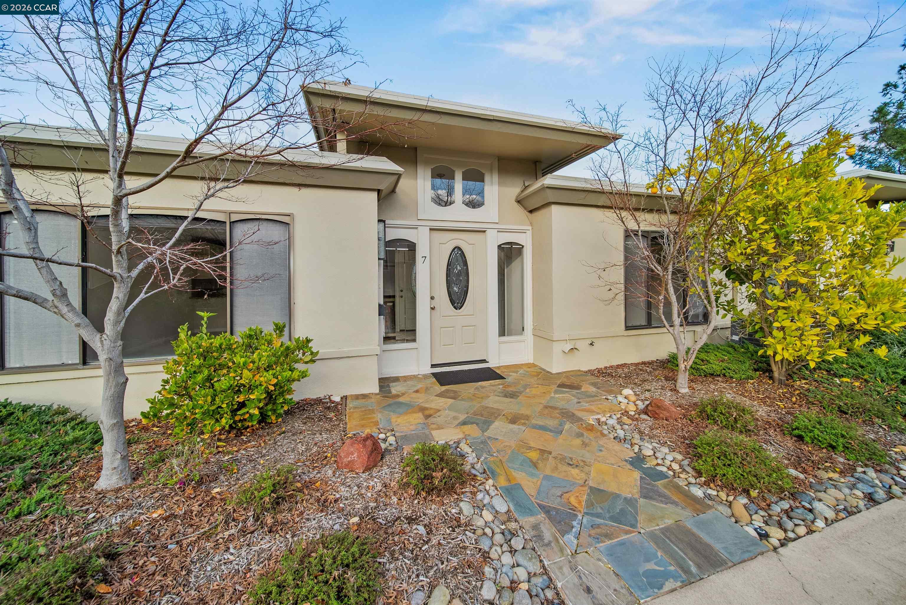 Front Image Thumbnail for CC41120597