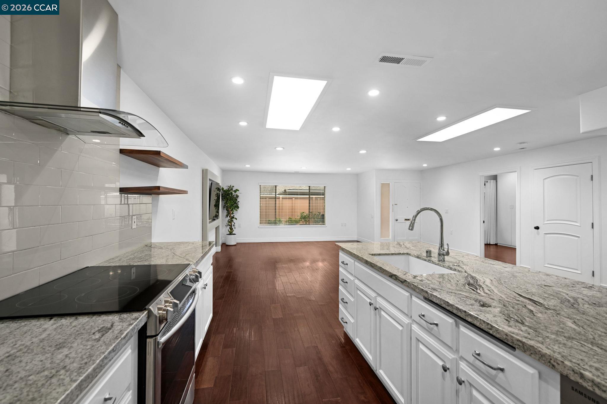 Photo #11: 41120606 Listing: Photo #11