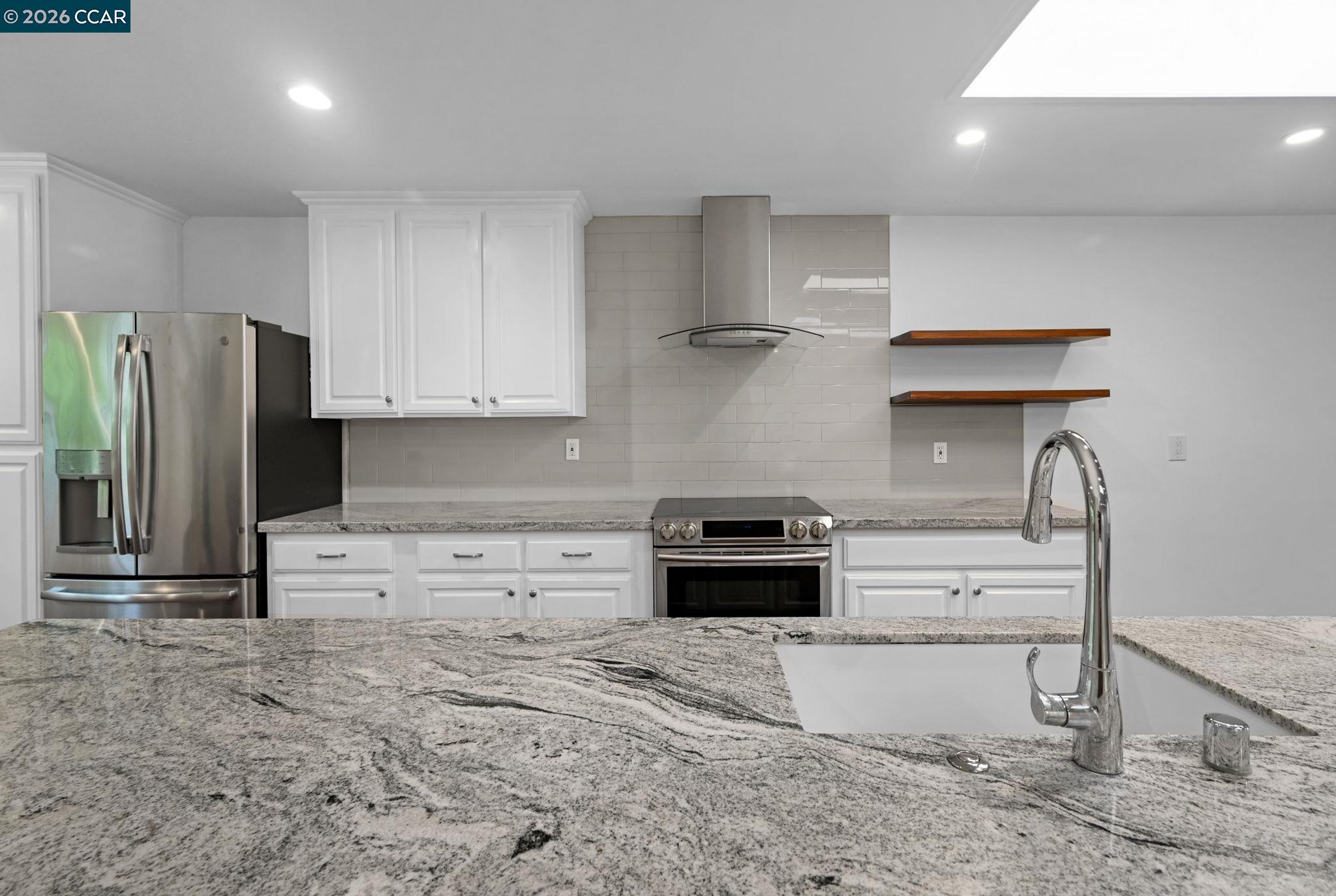 Photo #12: 41120606 Listing: Photo #12