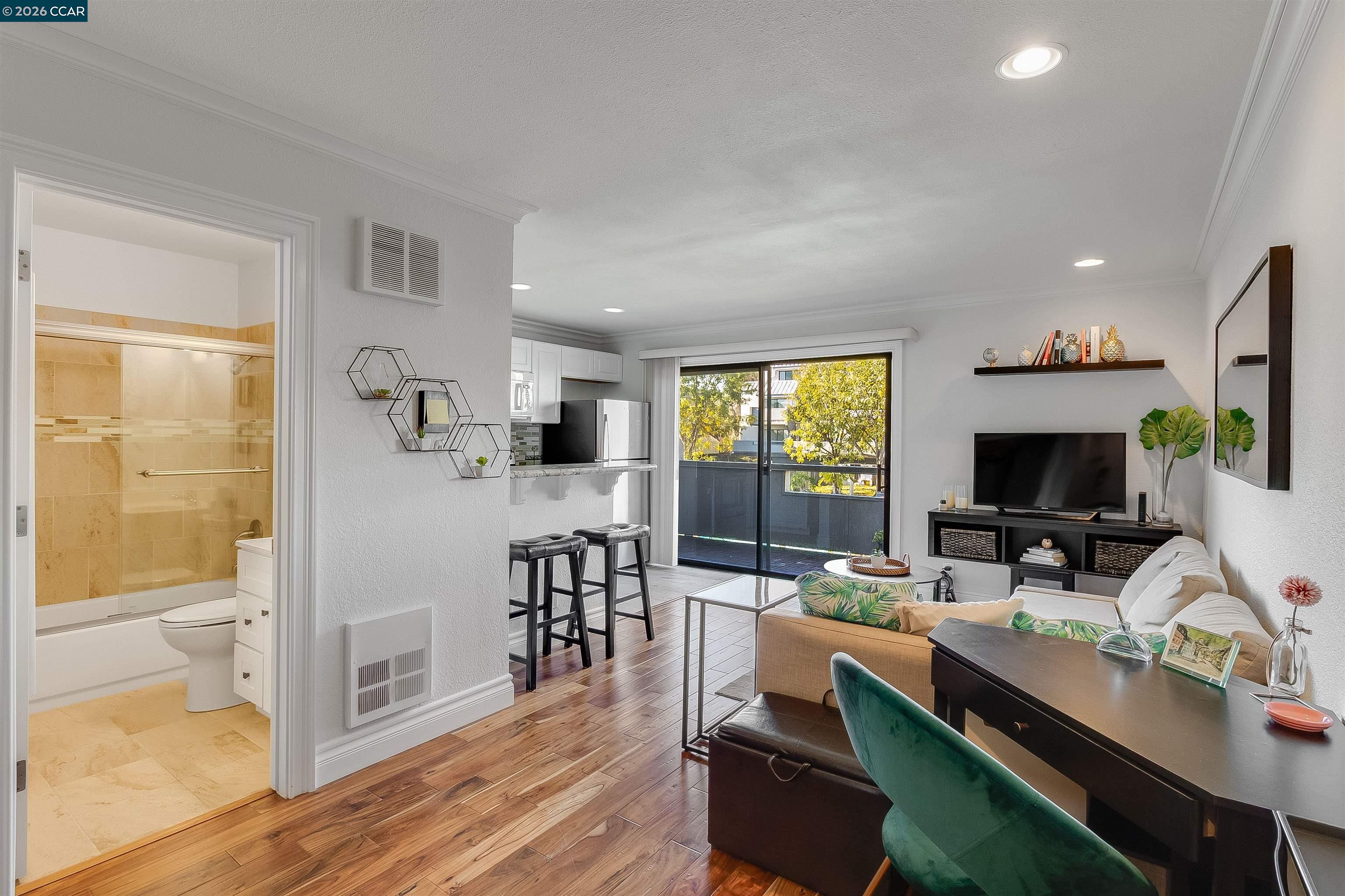 Photo #3: 41120625 Listing: Photo #3