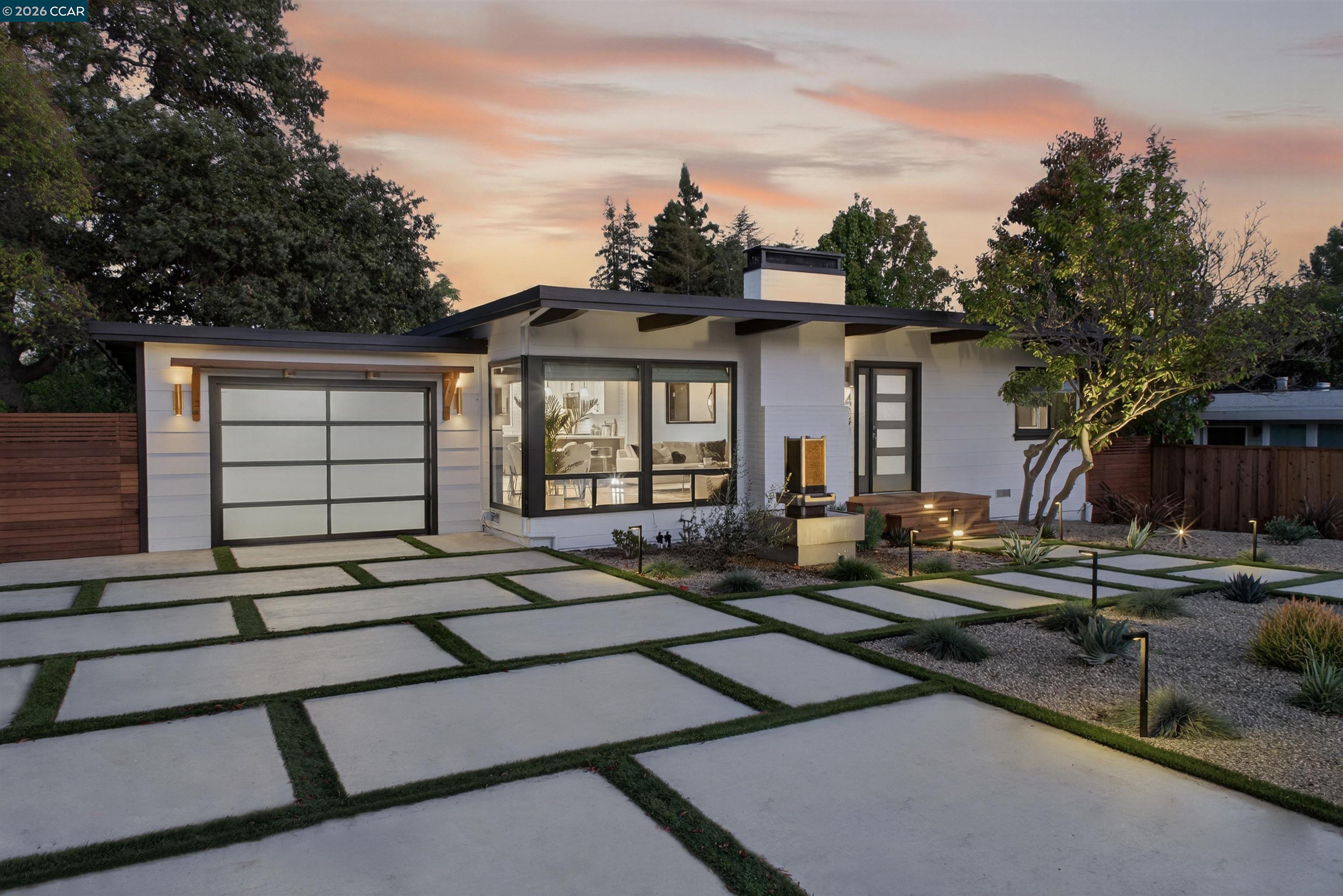 Front Image Thumbnail for CC41120640