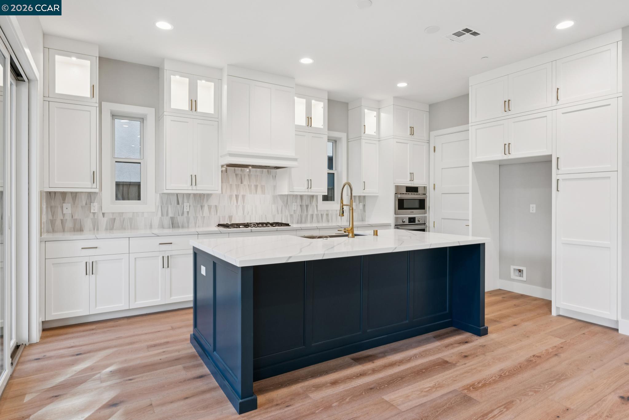 Detail Gallery Image 3 of 7 For 261 Haleena Place, Walnut Creek,  CA 94596 - 3 Beds | 2/1 Baths