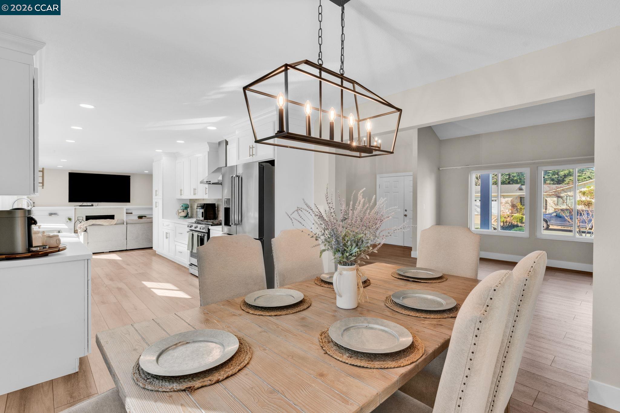 Detail Gallery Image 2 of 51 For 327 Mt Washington Way, Clayton,  CA 94517 - 5 Beds | 2/1 Baths