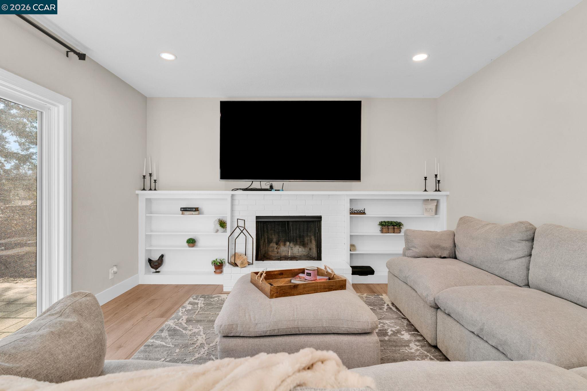 Detail Gallery Image 17 of 51 For 327 Mt Washington Way, Clayton,  CA 94517 - 5 Beds | 2/1 Baths