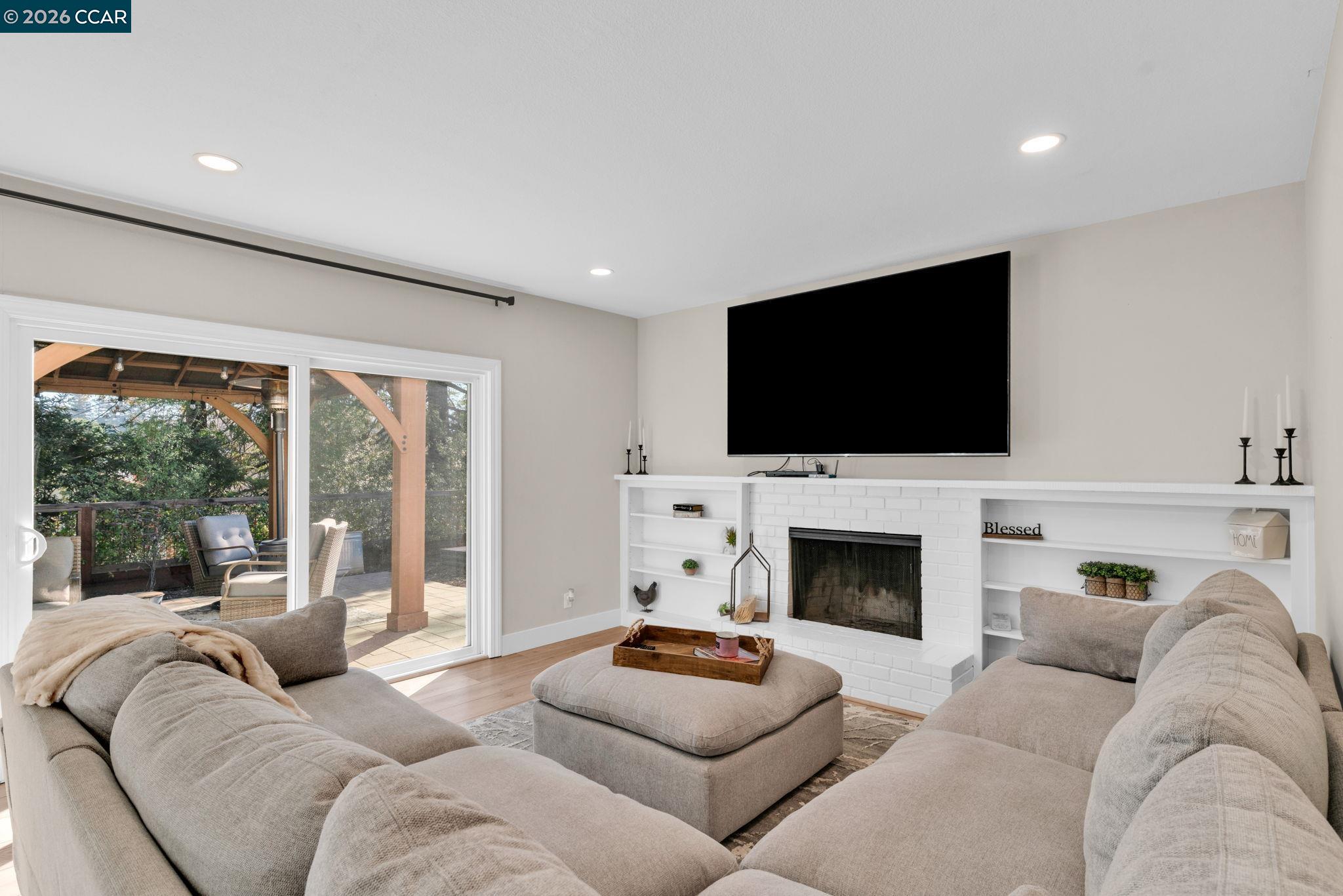 Detail Gallery Image 18 of 51 For 327 Mt Washington Way, Clayton,  CA 94517 - 5 Beds | 2/1 Baths