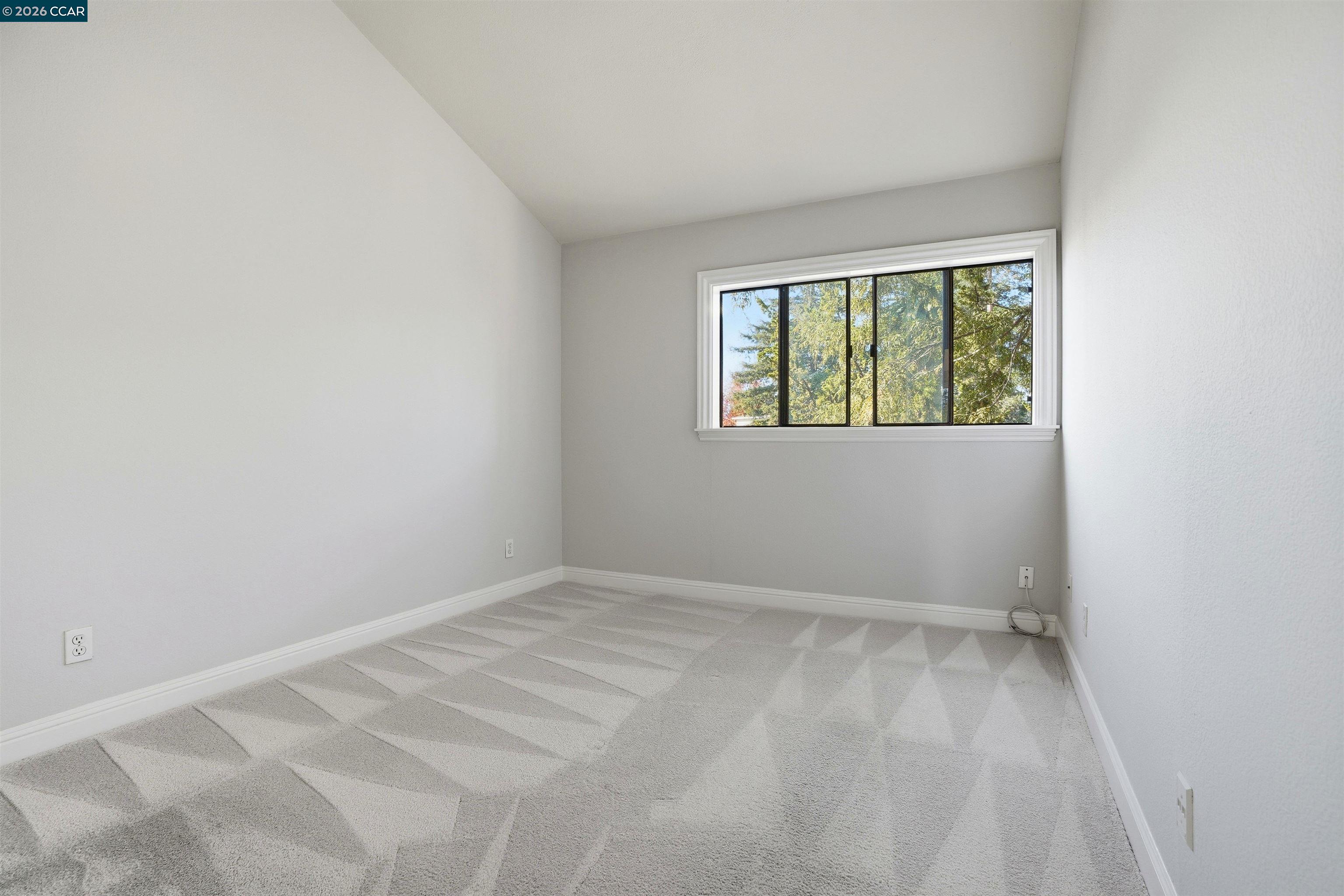 Detail Gallery Image 20 of 32 For 824 Cedar St #B,  Redwood City,  CA 94063 - 2 Beds | 1/1 Baths