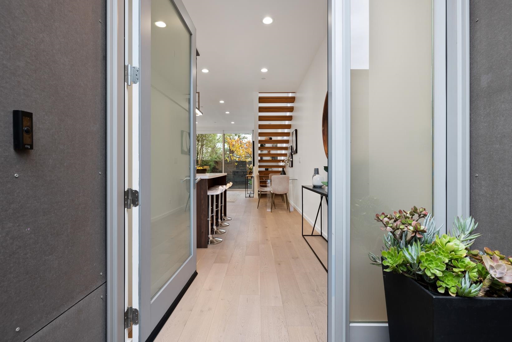 Photo #3: 41120675 Listing: Photo #3