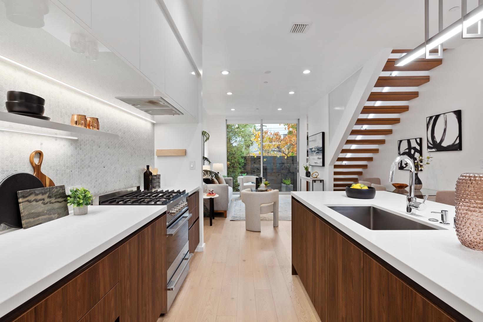 Photo #4: 41120675 Listing: Photo #4