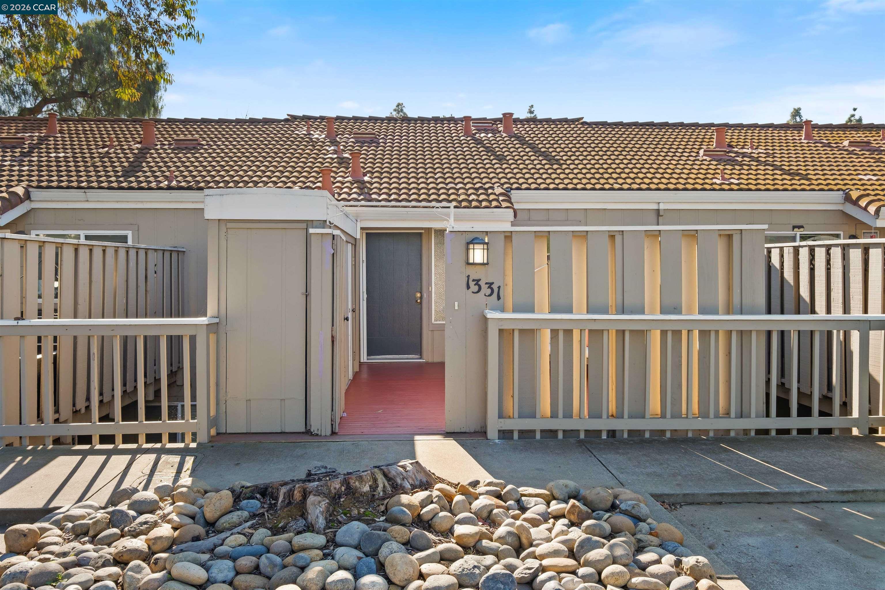 Front Image Thumbnail for CC41120697