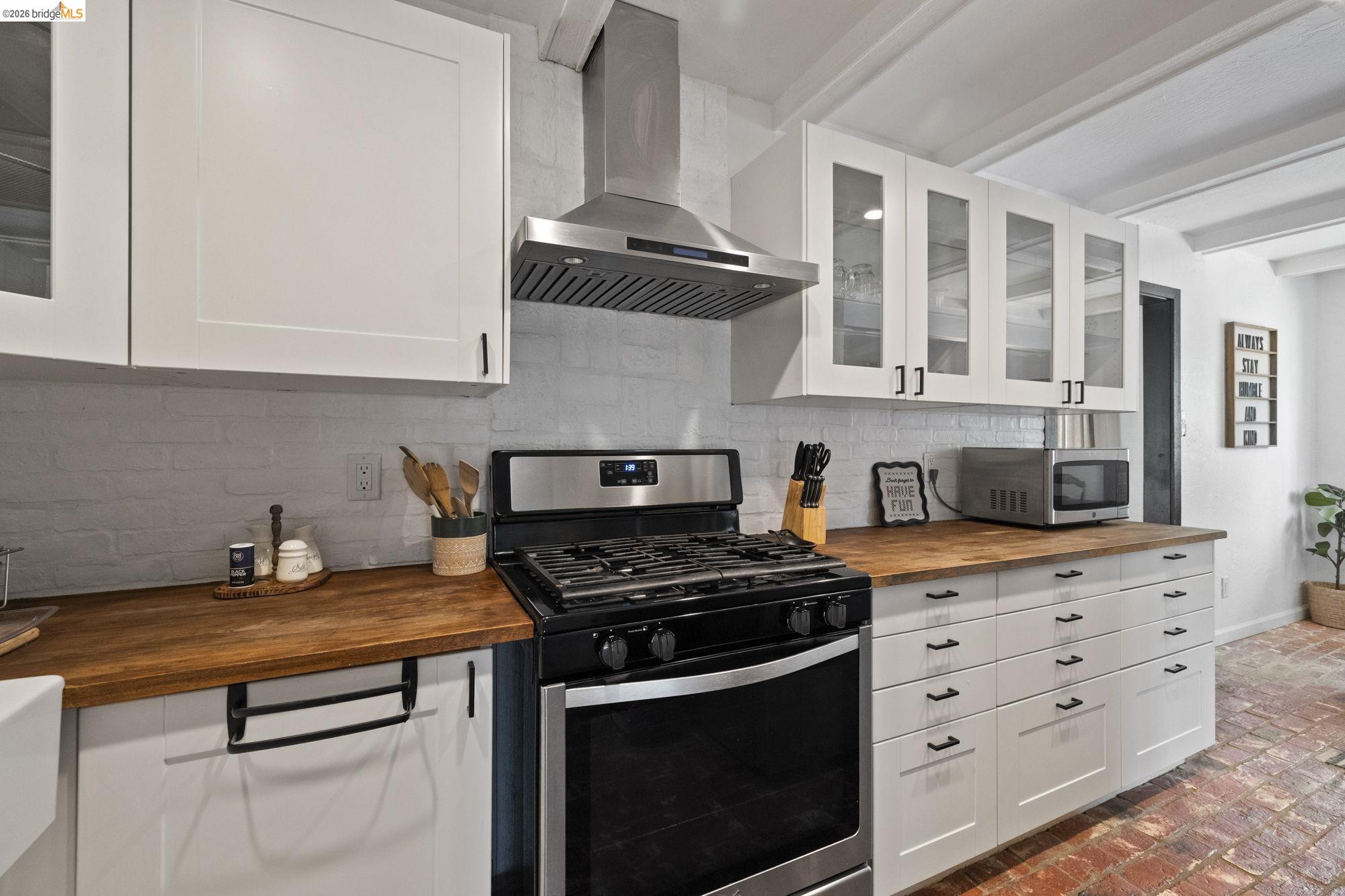 Detail Gallery Image 10 of 44 For 20785 Buttercup Cir, Groveland,  CA 95321 - 3 Beds | 2 Baths