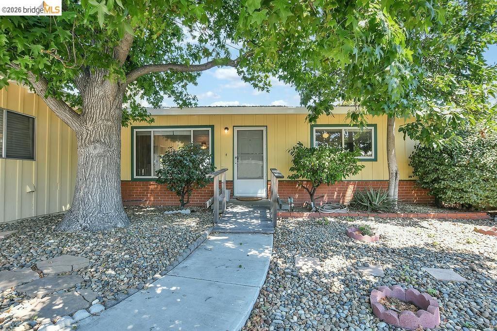 Front Image Thumbnail for EB41120741