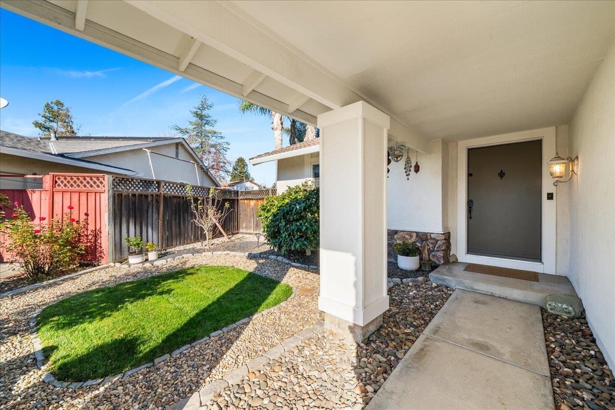 Detail Gallery Image 3 of 58 For 48830 Big Horn Ct, Fremont,  CA 94539 - 4 Beds | 2/1 Baths