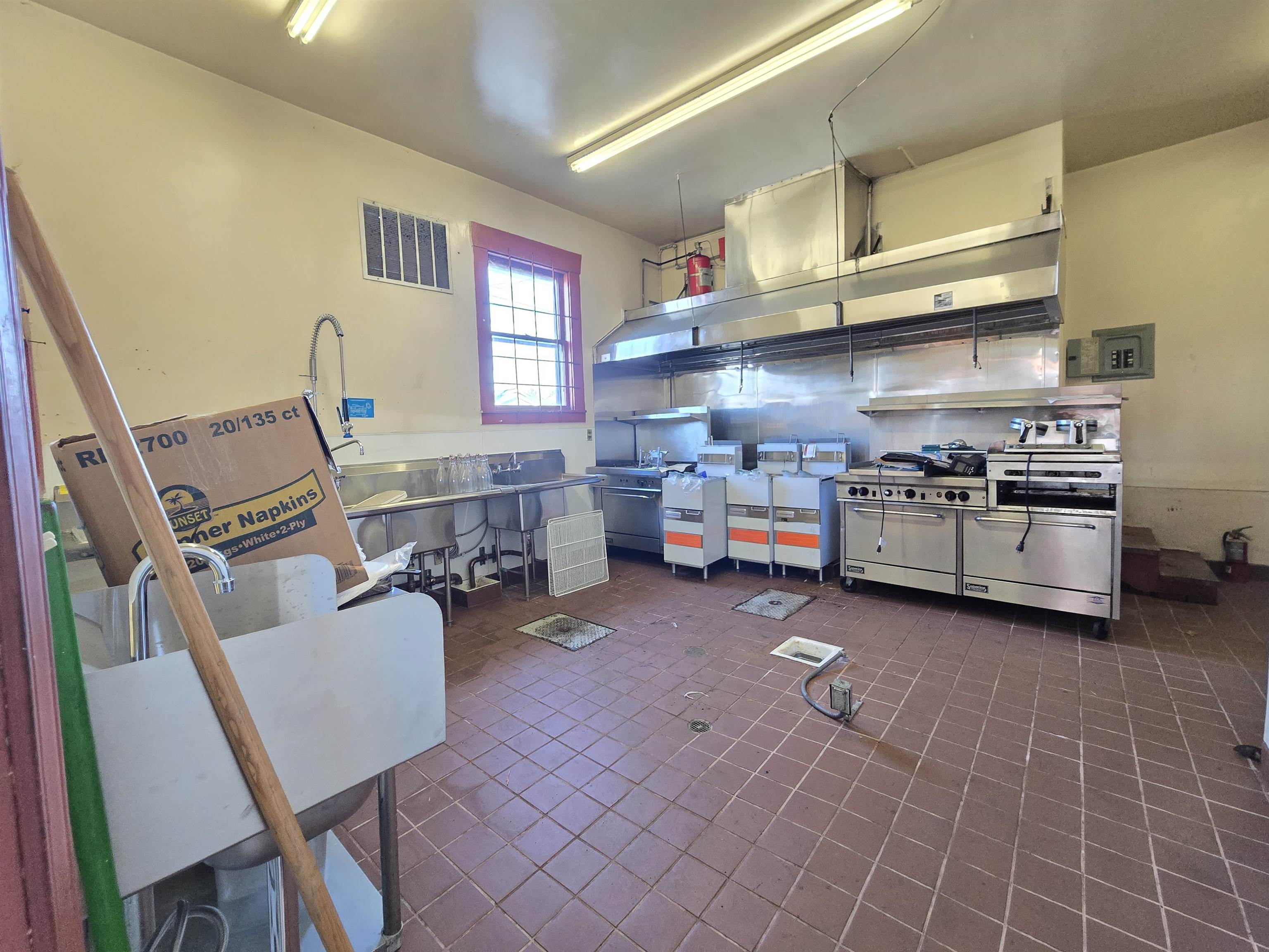 10800 Bancroft, Oakland CA 94603 — photo 9