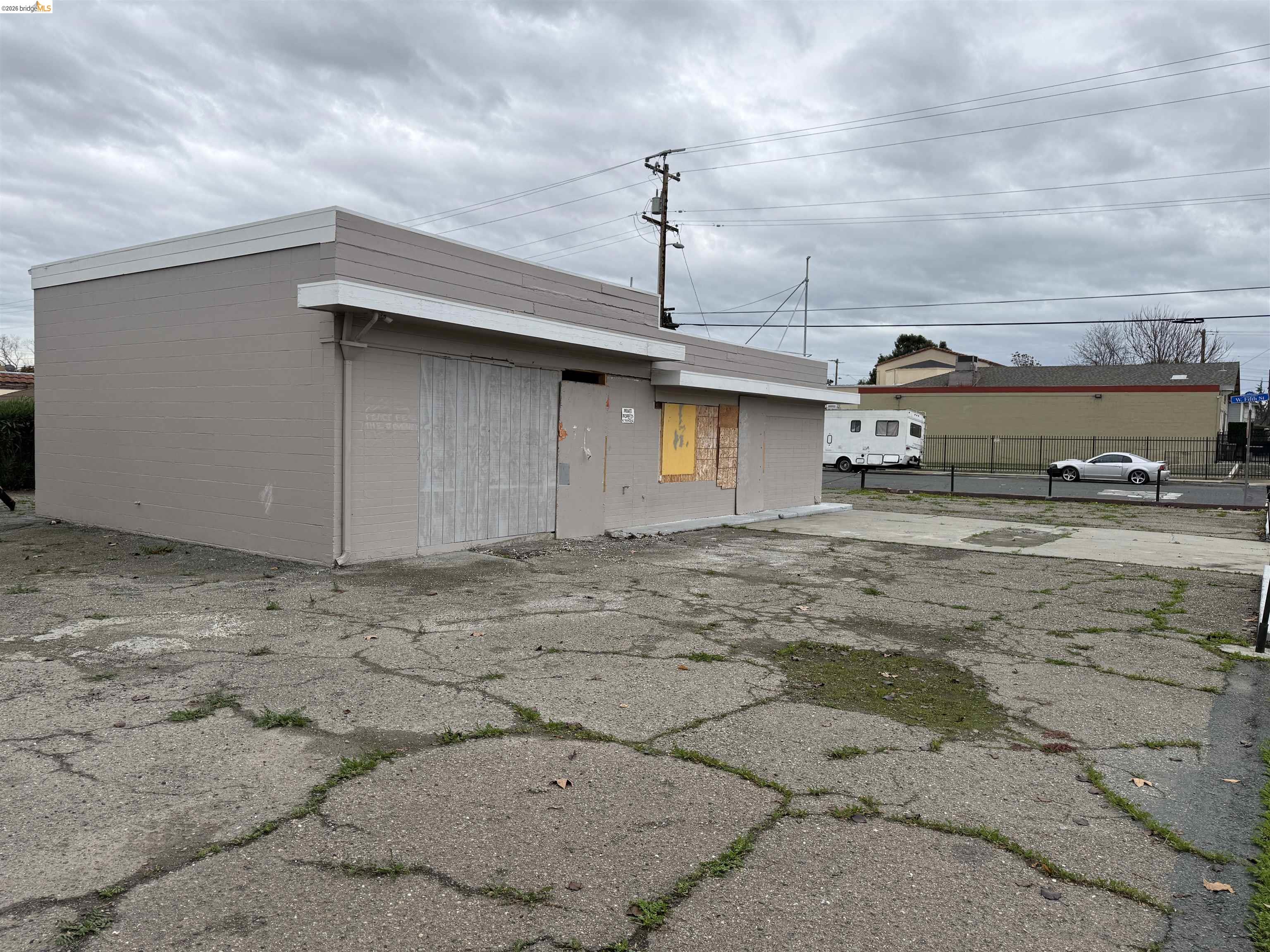 Detail Gallery Image 3 of 9 For 415 G St, Antioch,  CA 94509 - – Beds | – Baths