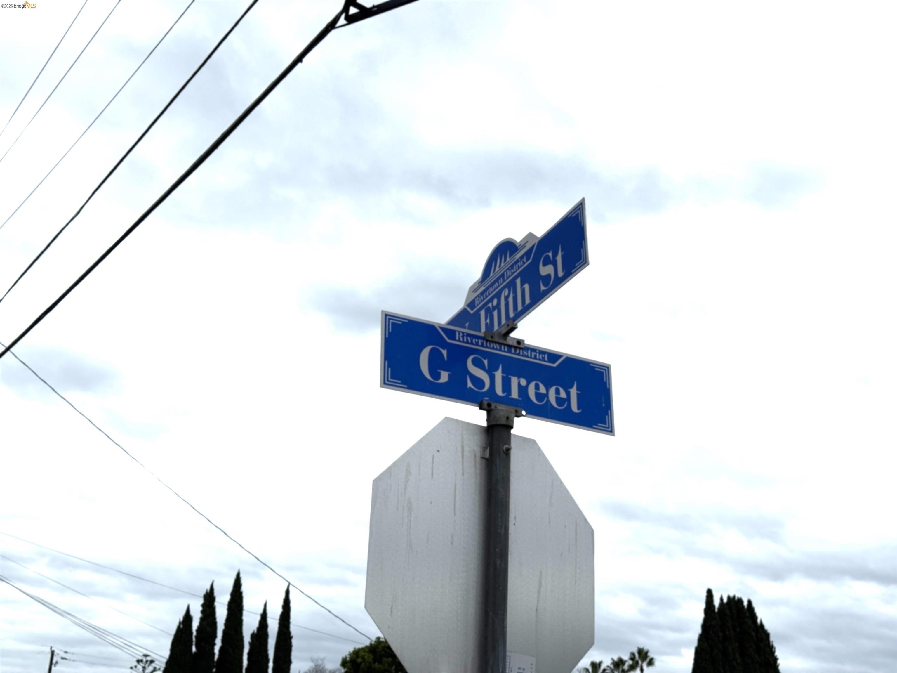 Detail Gallery Image 5 of 9 For 415 G St, Antioch,  CA 94509 - – Beds | – Baths