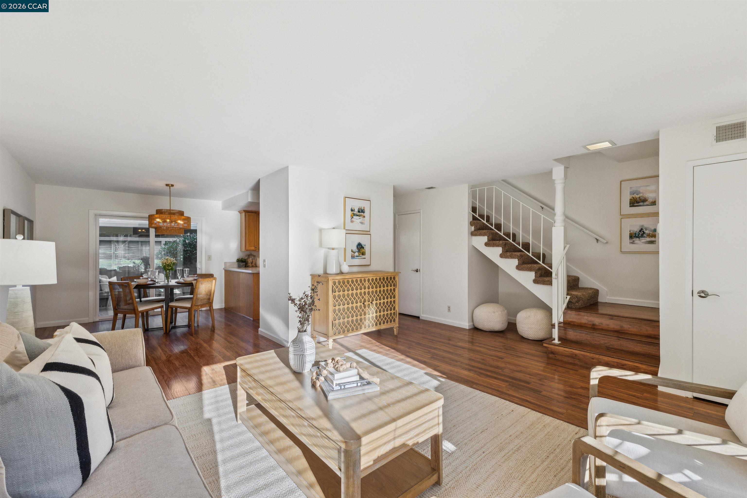 Front Image Thumbnail for CC41120761