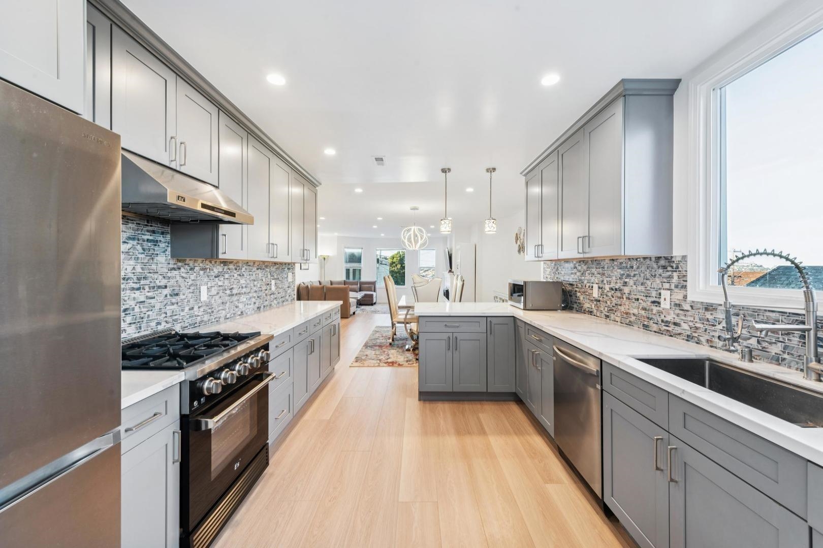 Detail Gallery Image 16 of 48 For 1119 Hanover St, Daly City,  CA 94014 - 4 Beds | 4 Baths