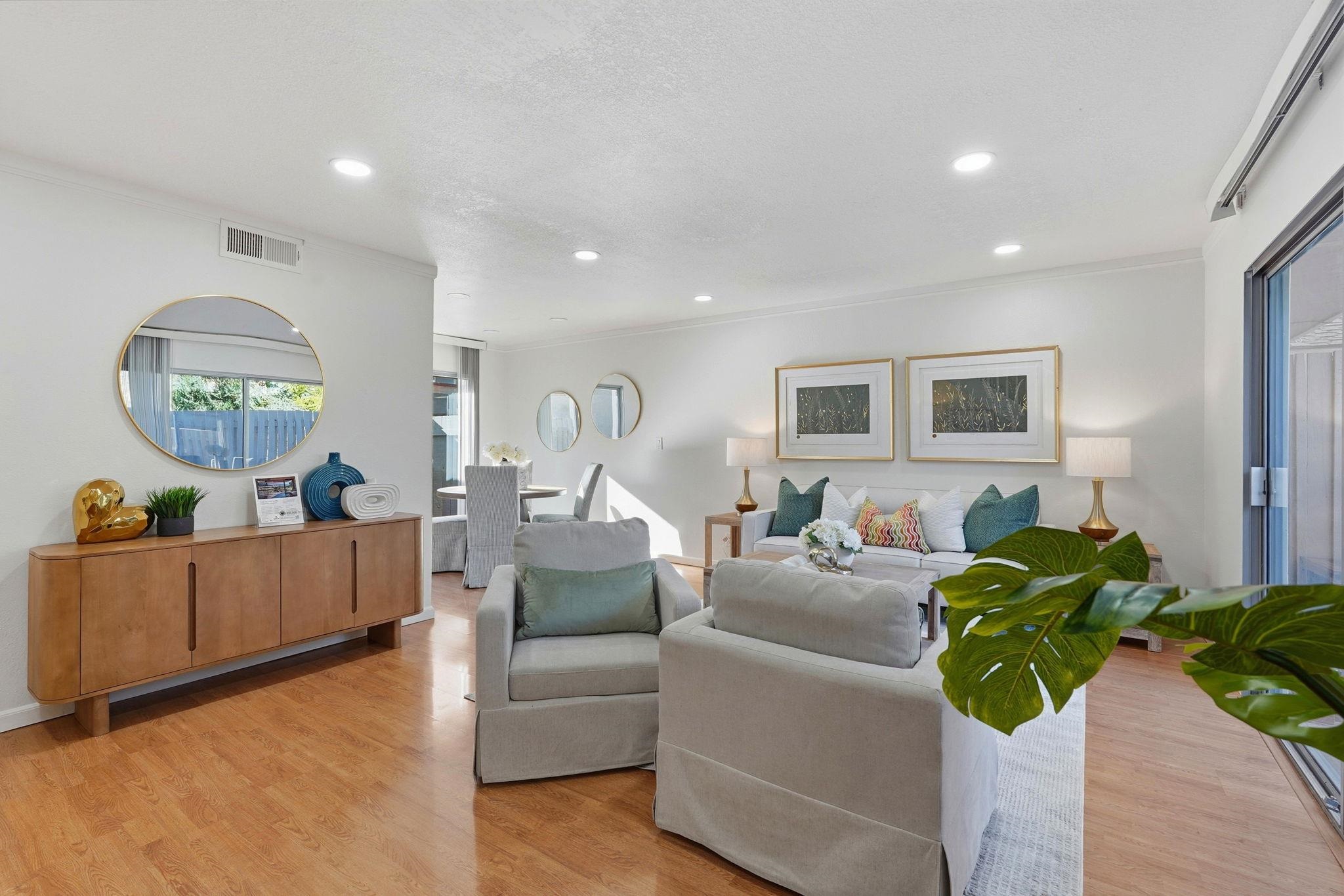 Front Image Thumbnail for BE41120807