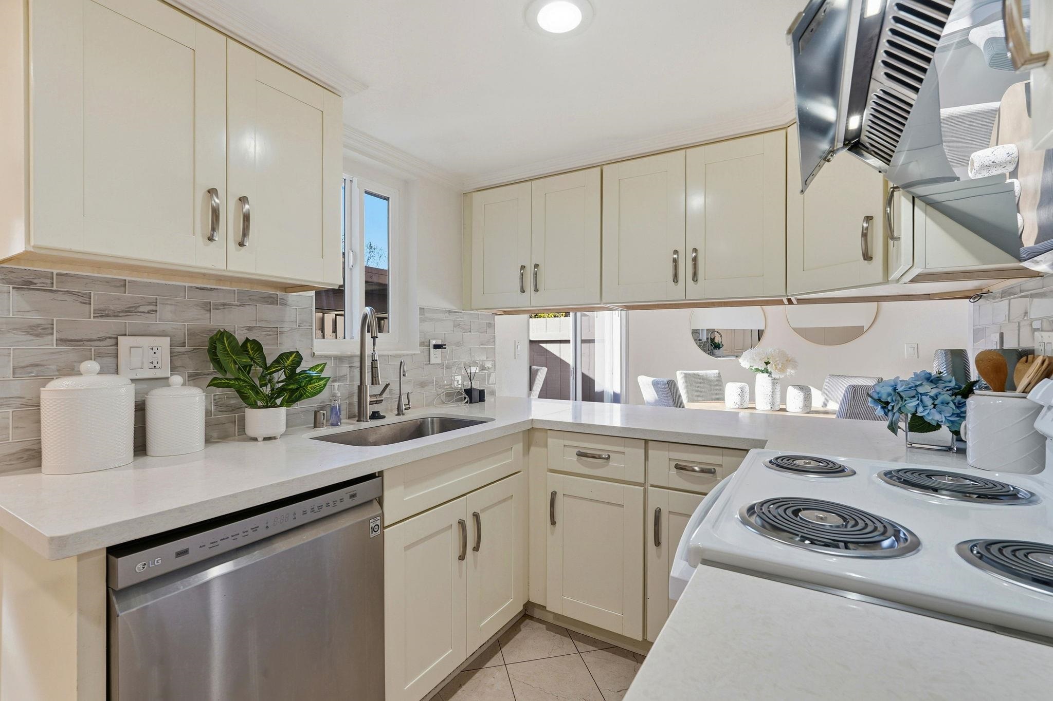 Detail Gallery Image 8 of 40 For 21091 Red Fir Ct, Cupertino,  CA 95014 - 3 Beds | 1/1 Baths