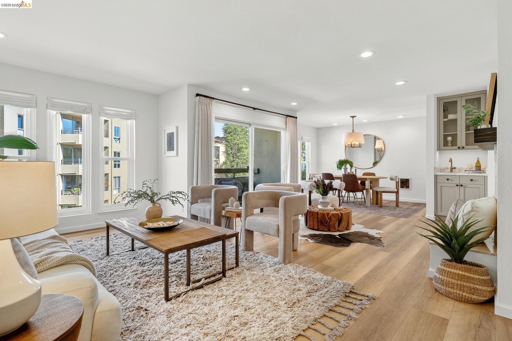 Front Image Thumbnail for EB41120818