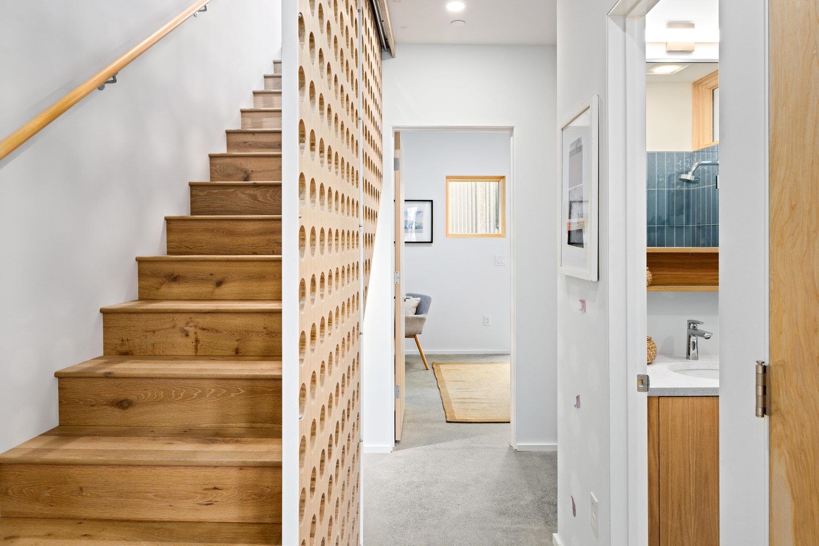 Detail Gallery Image 15 of 41 For 817 Jones, Berkeley,  CA 94710 - 2 Beds | 1/1 Baths