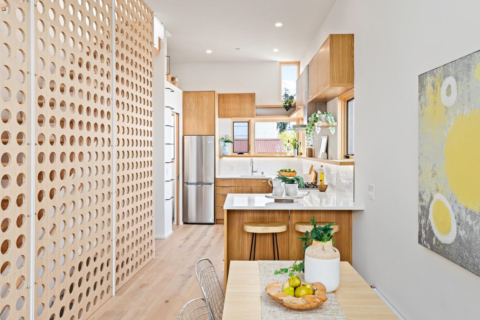 Detail Gallery Image 25 of 41 For 817 Jones, Berkeley,  CA 94710 - 2 Beds | 1/1 Baths