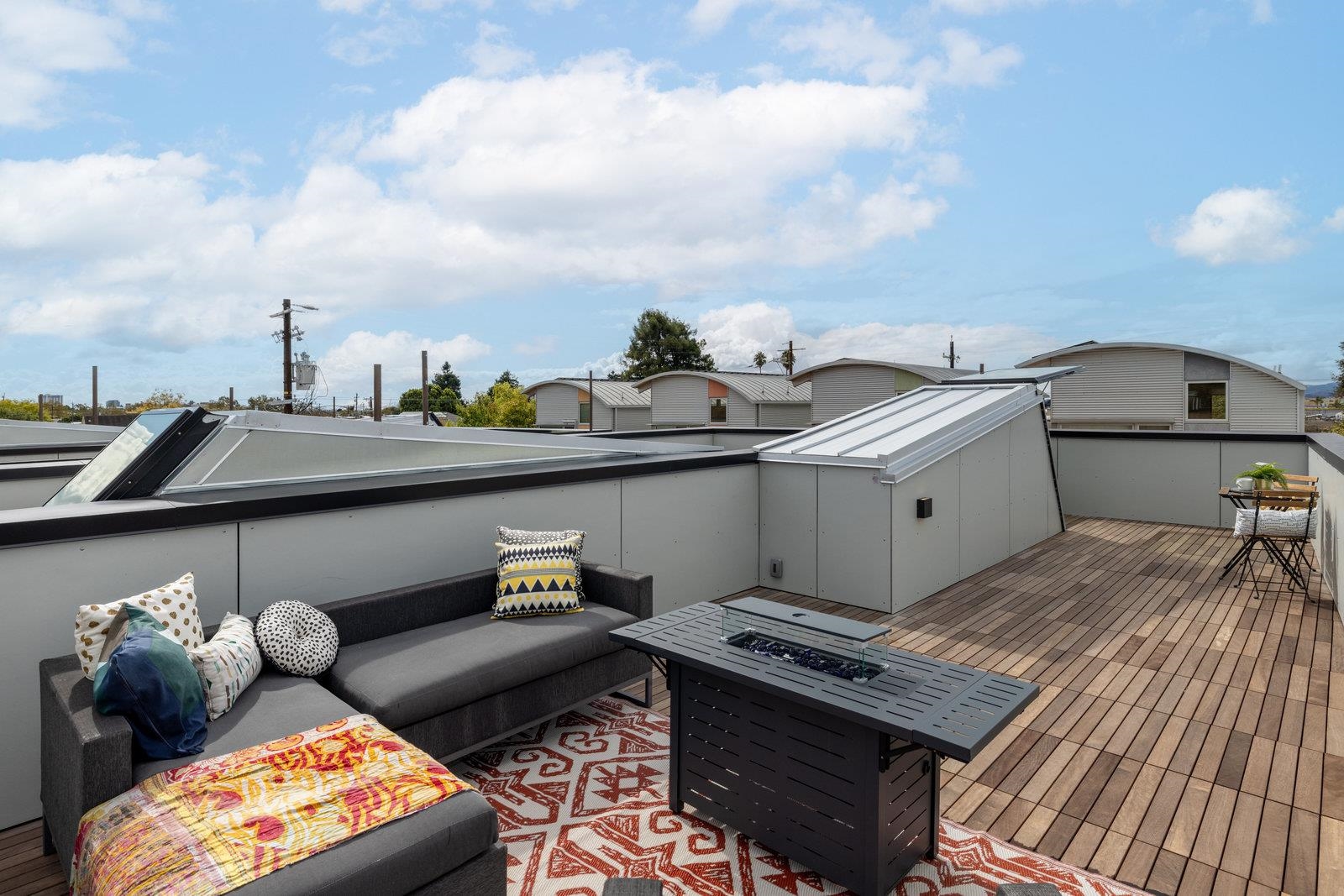 Detail Gallery Image 37 of 41 For 817 Jones, Berkeley,  CA 94710 - 2 Beds | 1/1 Baths