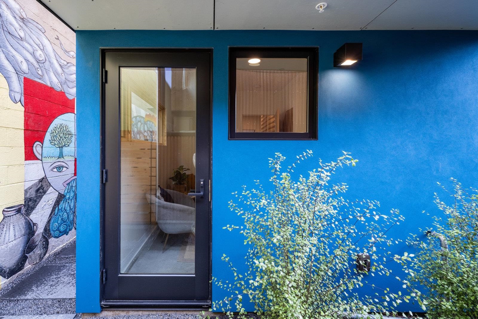 Detail Gallery Image 6 of 41 For 817 Jones, Berkeley,  CA 94710 - 2 Beds | 1/1 Baths