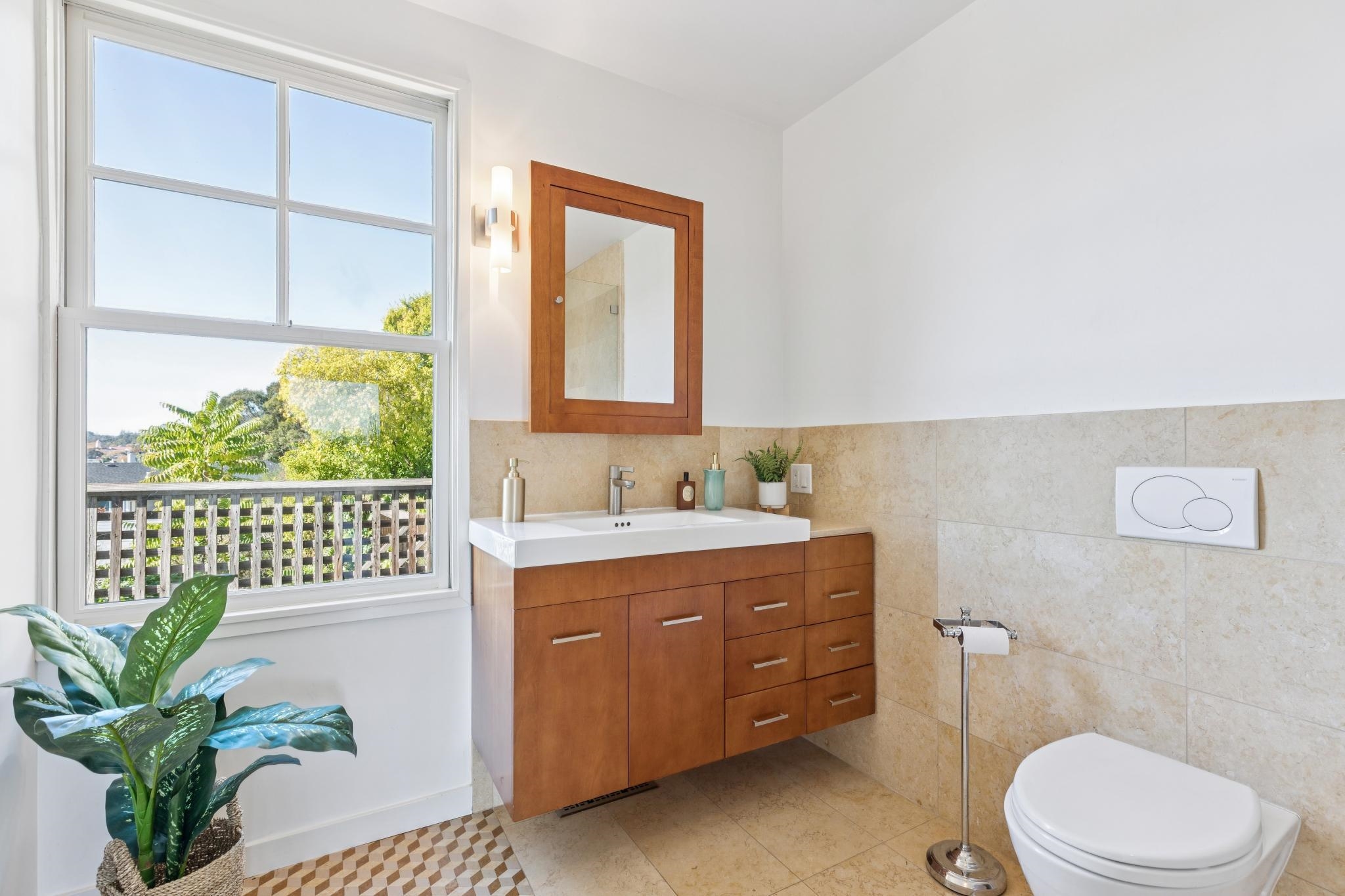 Detail Gallery Image 22 of 51 For 28 Marina Court Dr, San Rafael,  CA 94901 - 3 Beds | 2/1 Baths
