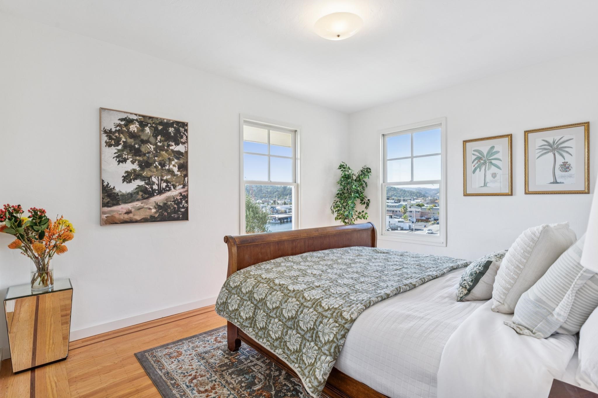 Detail Gallery Image 24 of 51 For 28 Marina Court Dr, San Rafael,  CA 94901 - 3 Beds | 2/1 Baths