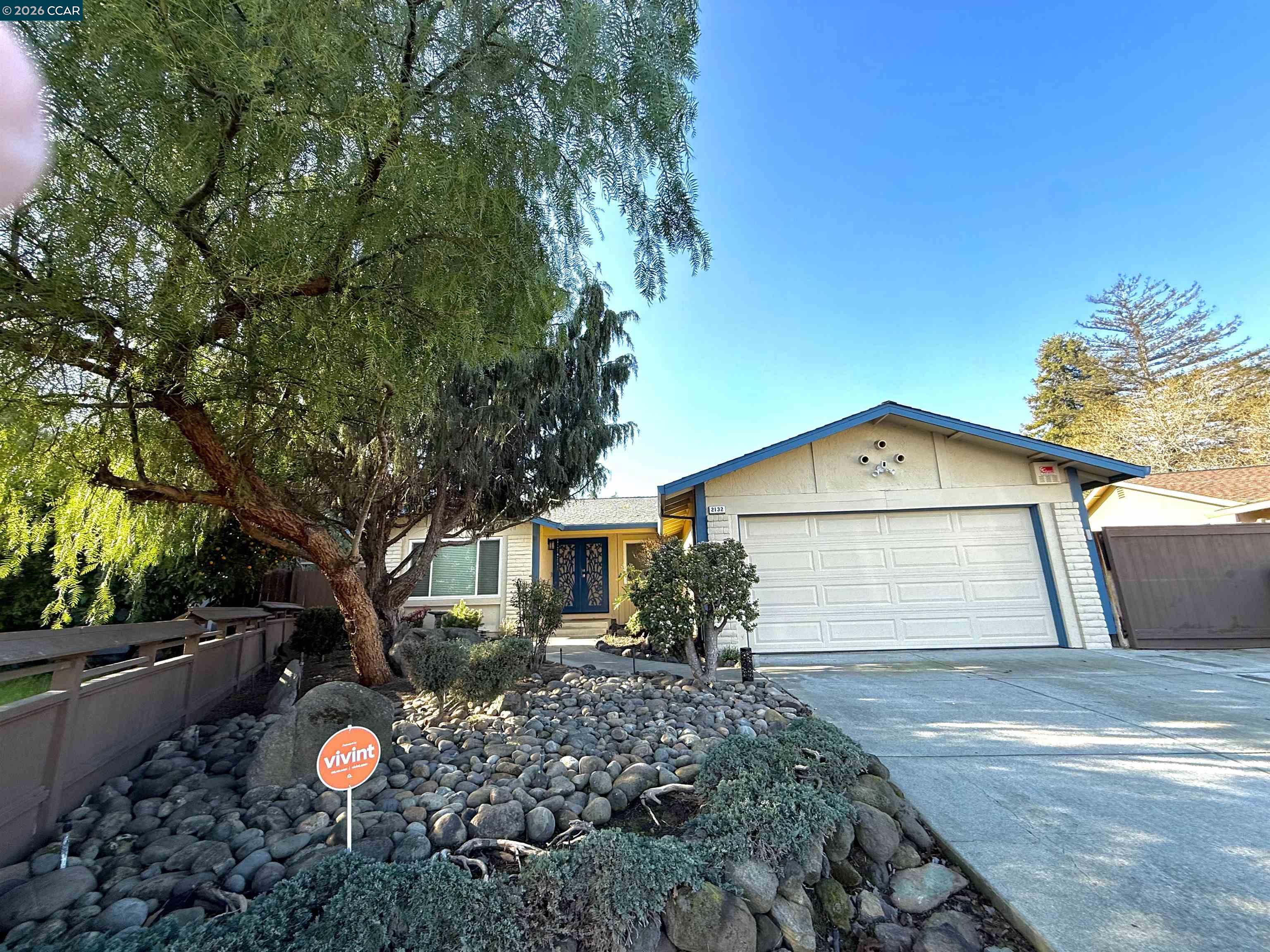 Front Image Thumbnail for CC41120877