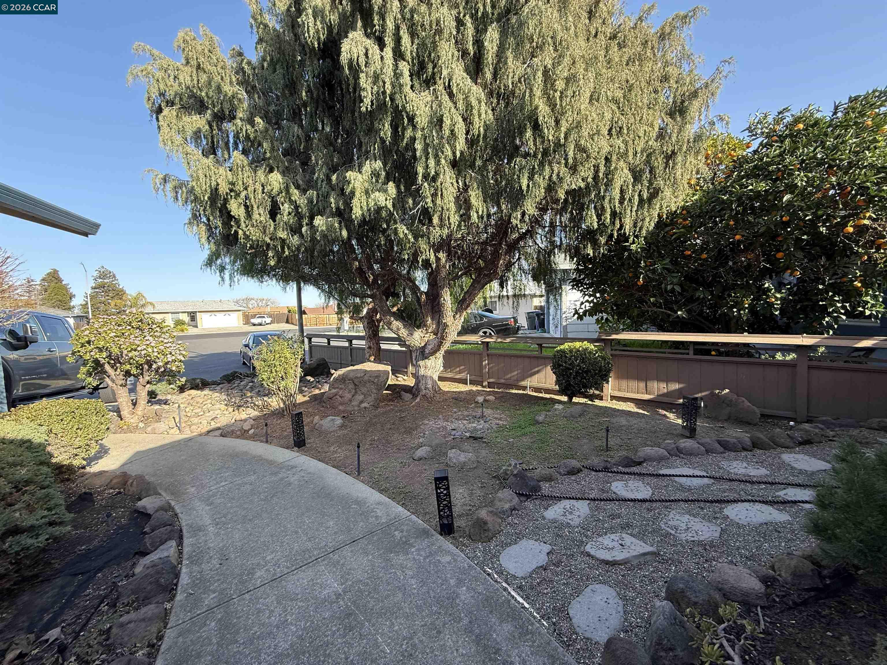 Detail Gallery Image 3 of 28 For 2132 Misty Ct, Pittsburg,  CA 94565 - 3 Beds | 2 Baths