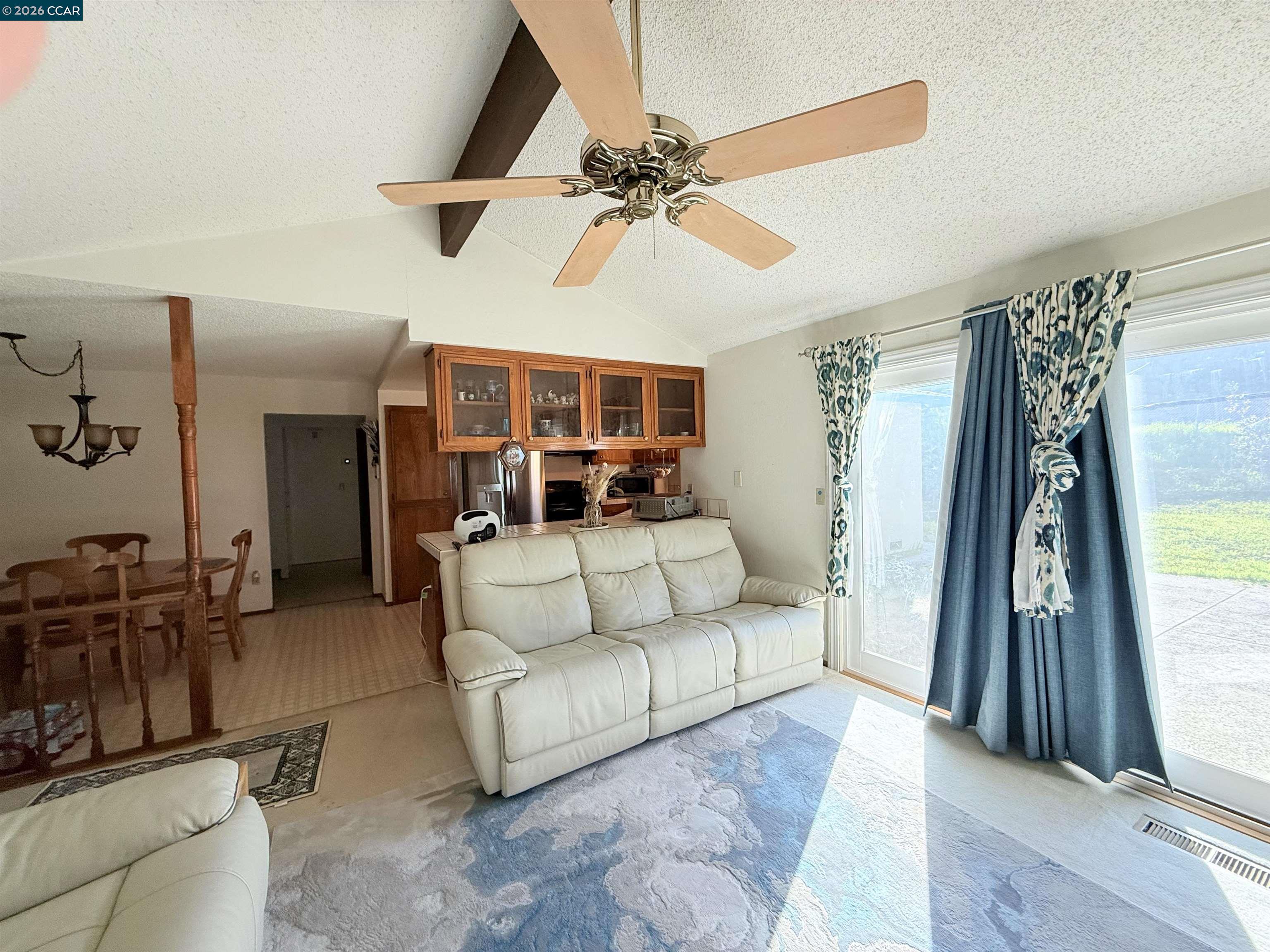 Detail Gallery Image 5 of 28 For 2132 Misty Ct, Pittsburg,  CA 94565 - 3 Beds | 2 Baths