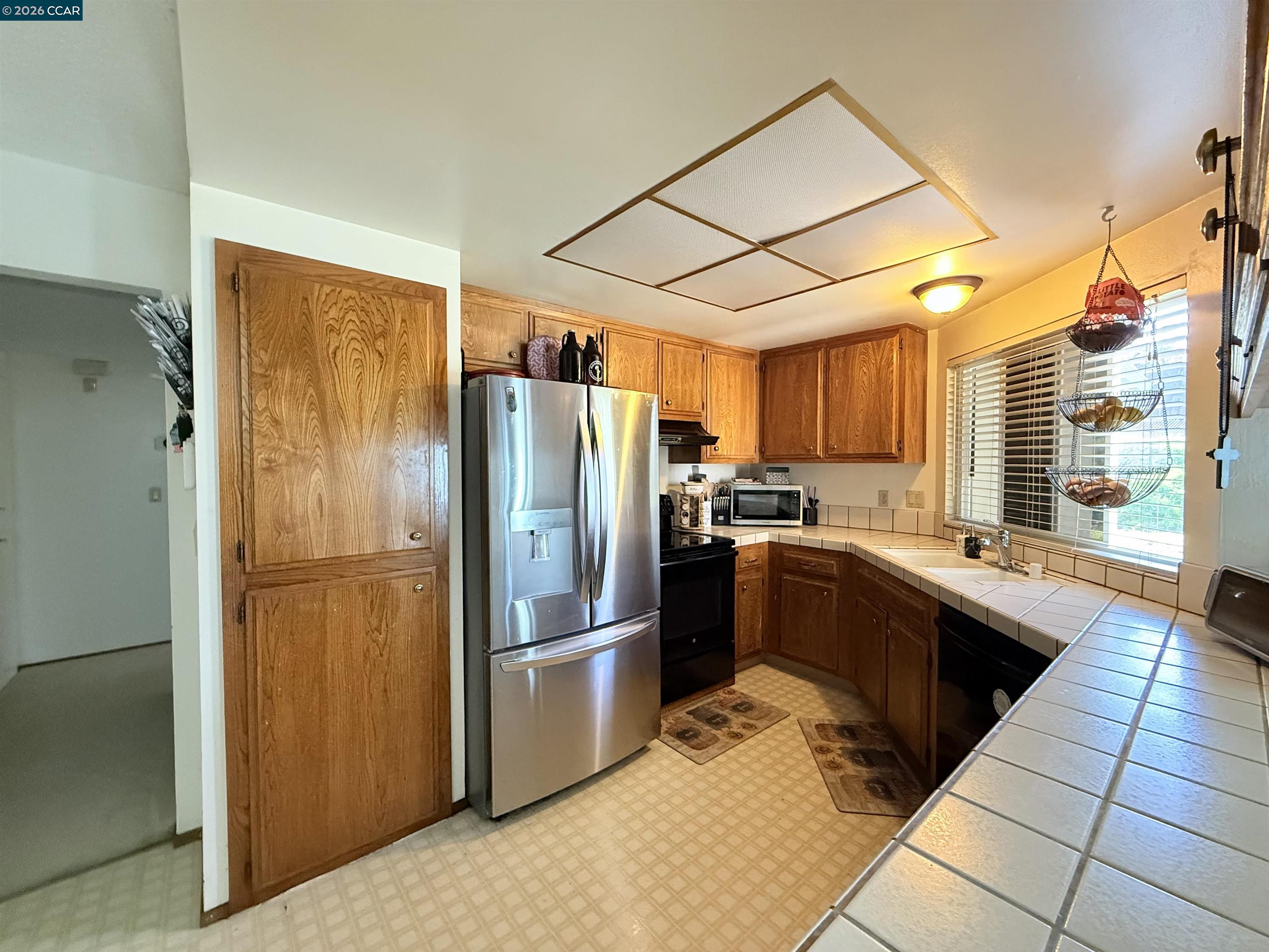 Detail Gallery Image 9 of 28 For 2132 Misty Ct, Pittsburg,  CA 94565 - 3 Beds | 2 Baths