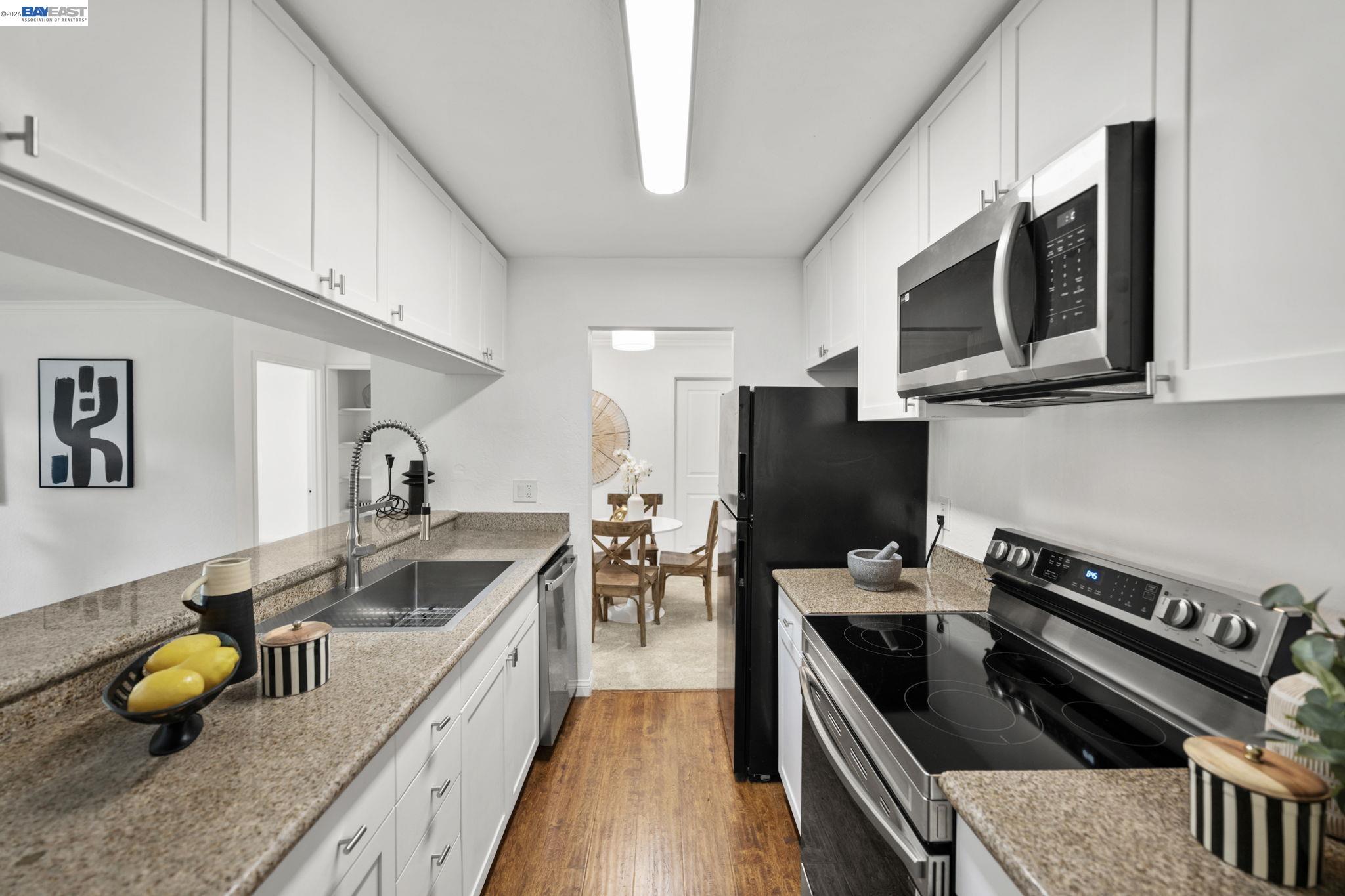 Front Image Thumbnail for BE41120912