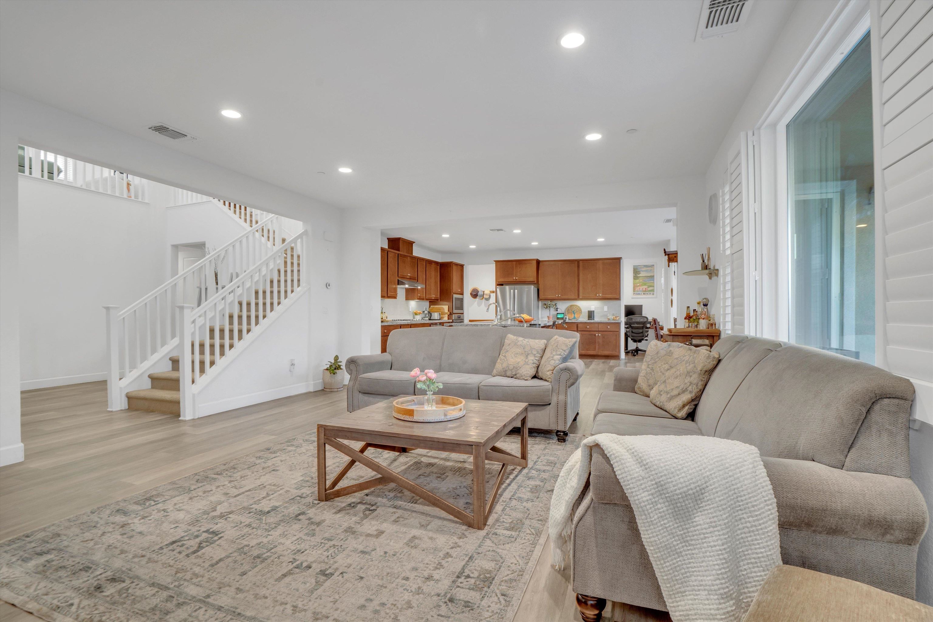 Detail Gallery Image 12 of 48 For 263 E Vita Ave, Mountain House,  CA 95391 - 4 Beds | 3/1 Baths