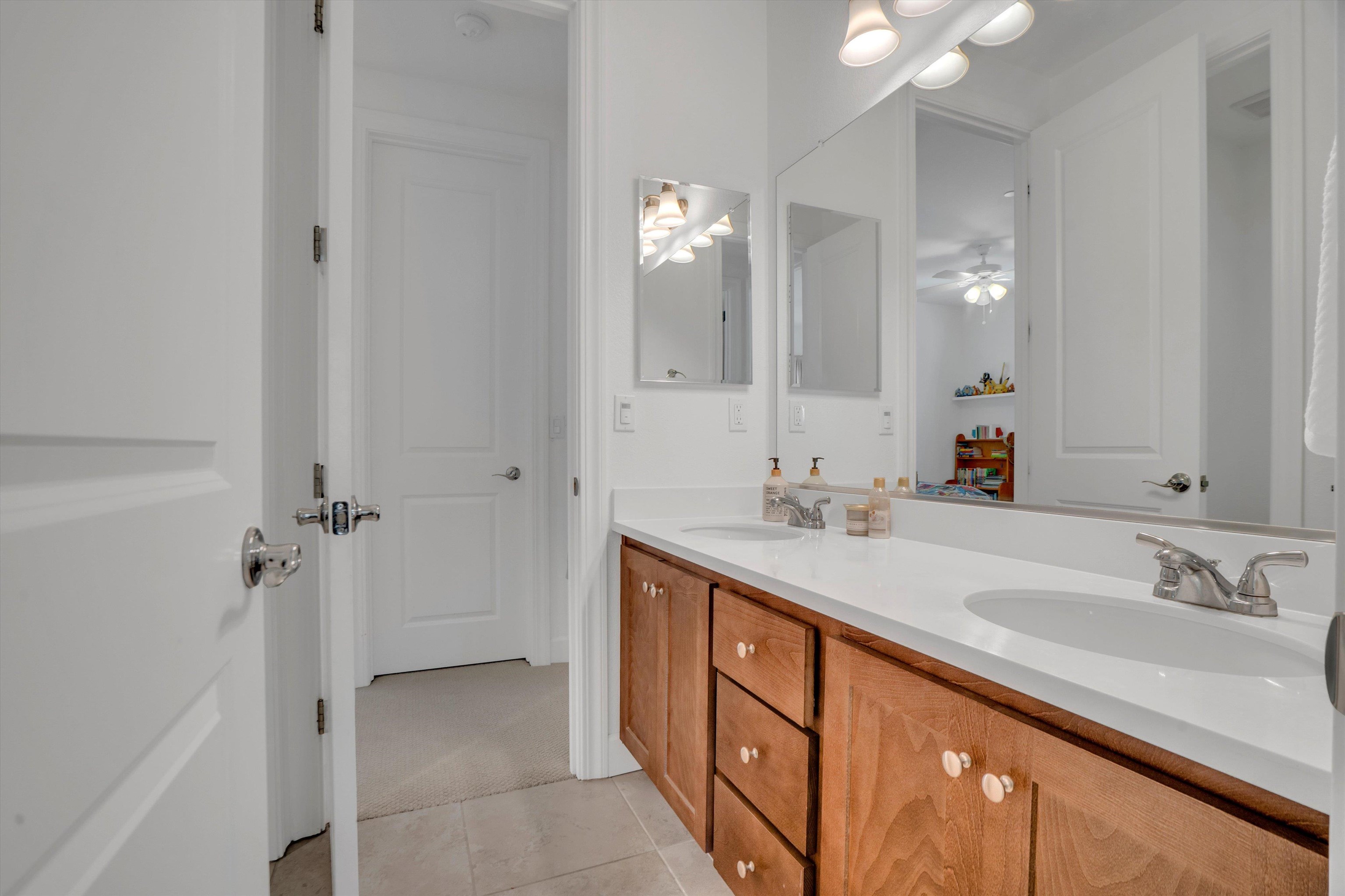 Detail Gallery Image 27 of 48 For 263 E Vita Ave, Mountain House,  CA 95391 - 4 Beds | 3/1 Baths