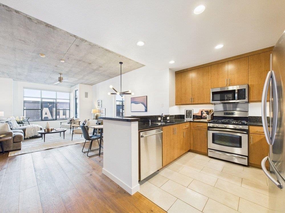 Detail Gallery Image 5 of 60 For 288 3rd St #505,  Oakland,  CA 94607 - 2 Beds | 2 Baths