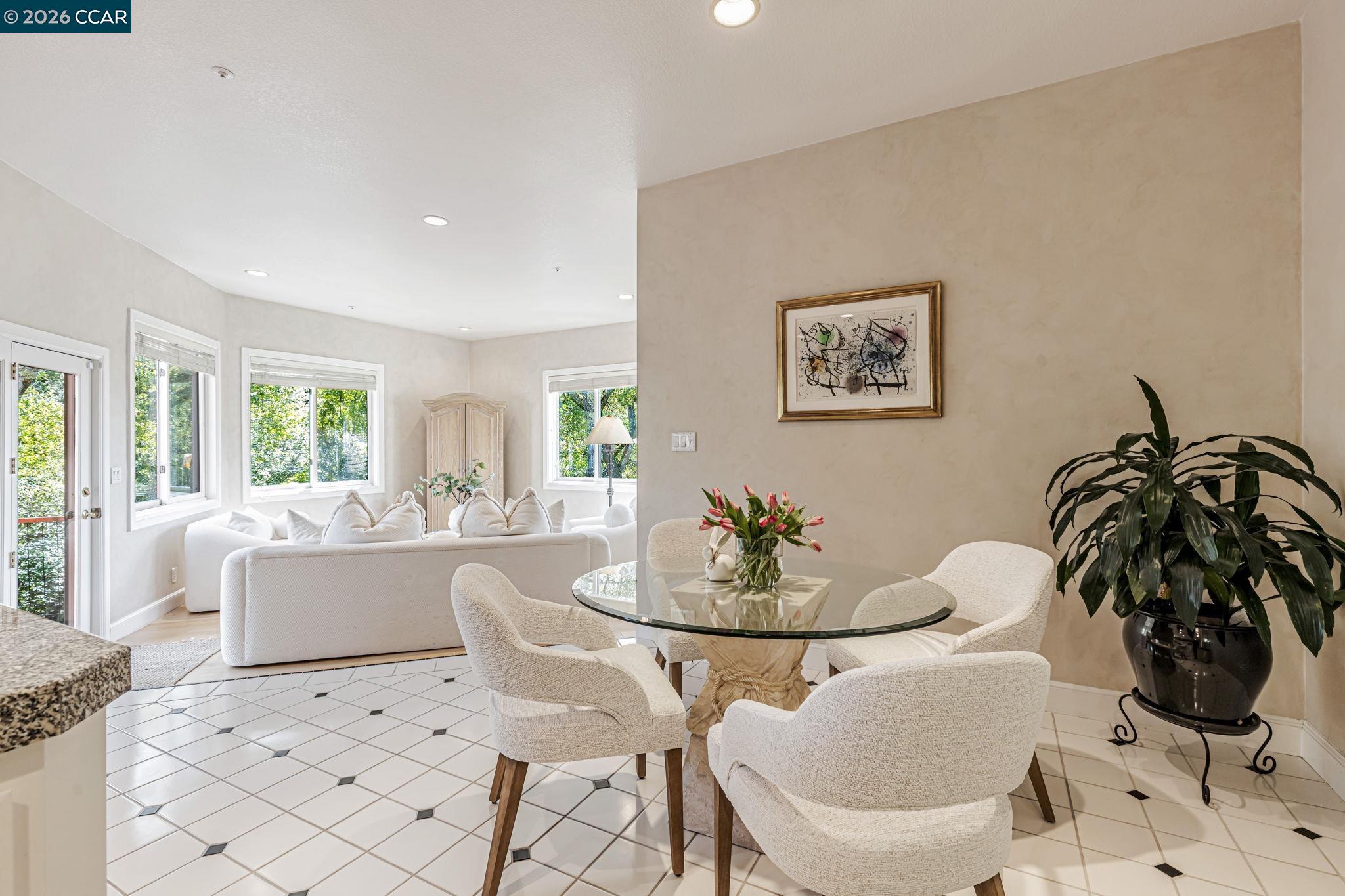 Detail Gallery Image 15 of 47 For 4 Julianna Ct, Moraga,  CA 94556 - 4 Beds | 4 Baths