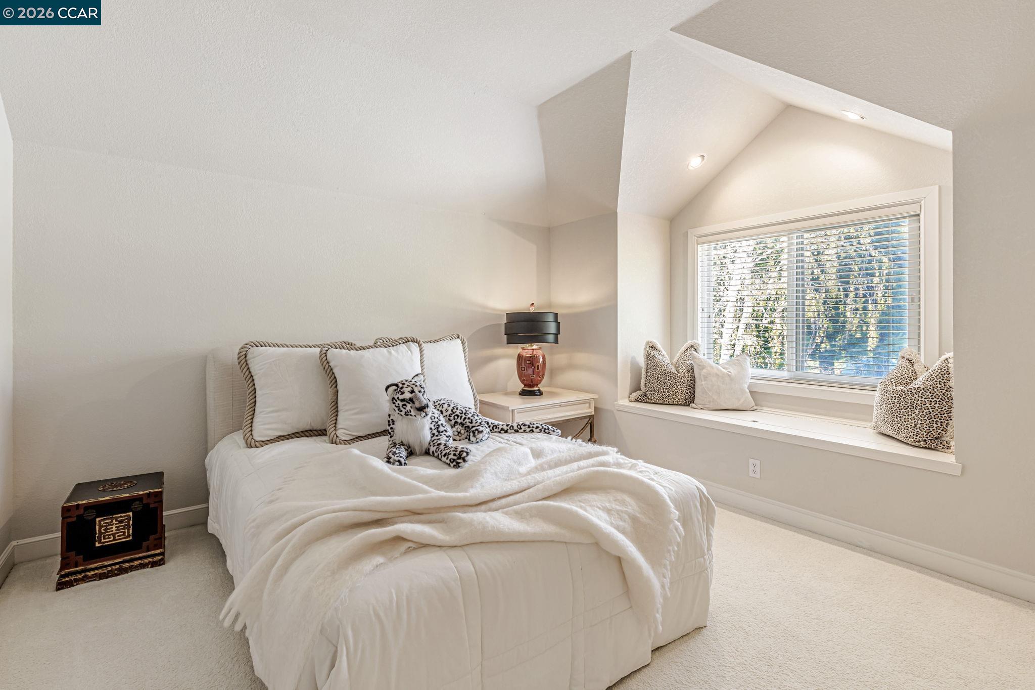 Detail Gallery Image 20 of 47 For 4 Julianna Ct, Moraga,  CA 94556 - 4 Beds | 4 Baths