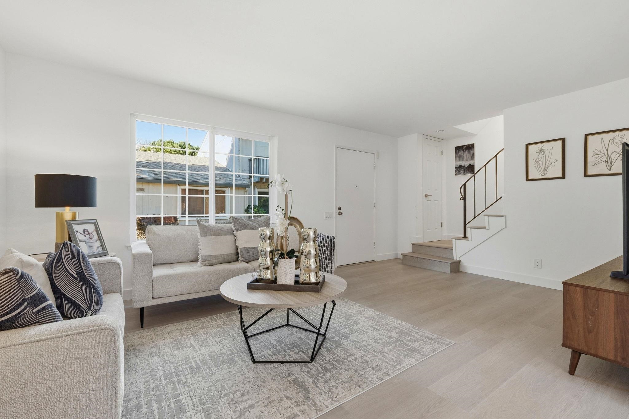 Front Image Thumbnail for BE41120936