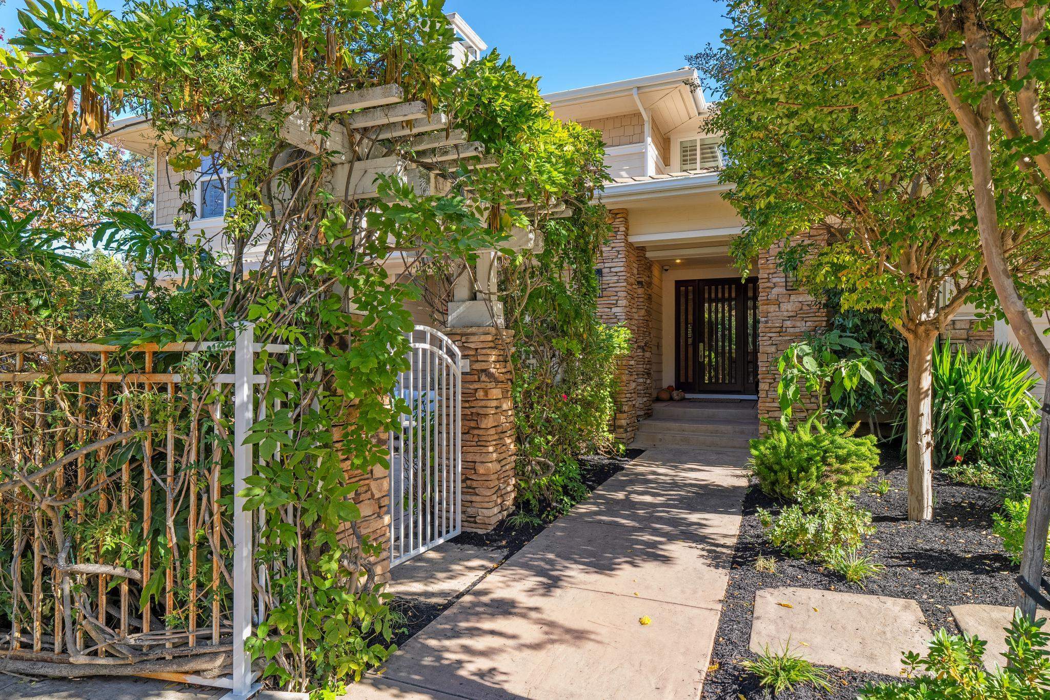 Detail Gallery Image 3 of 60 For 125 Mystic Pl, Alamo,  CA 94507 - 5 Beds | 4/1 Baths