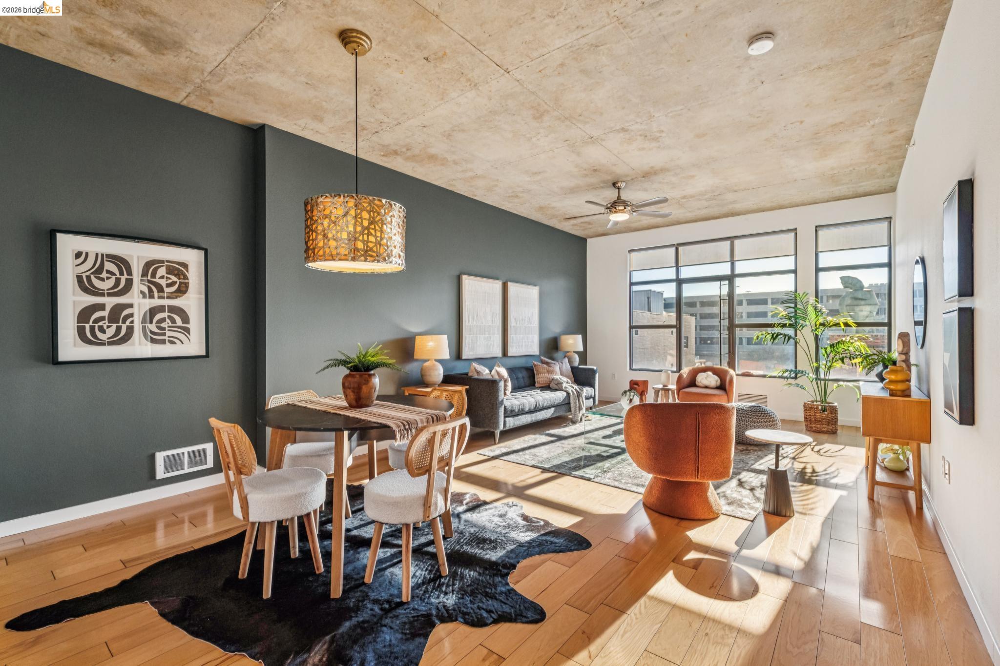 Front Image Thumbnail for EB41120952