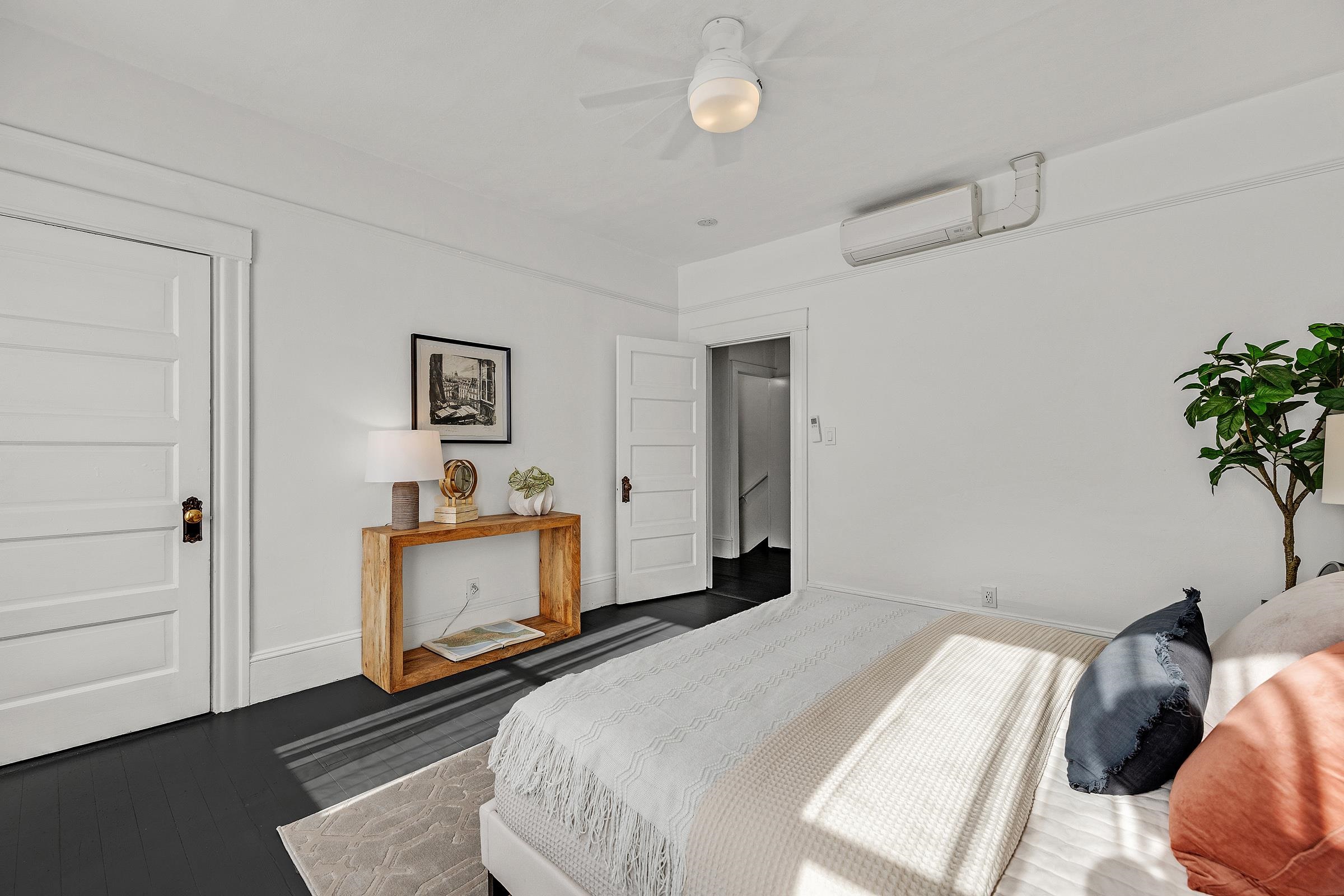 Detail Gallery Image 23 of 39 For 1919 48th Ave, Oakland,  CA 94601 - 4 Beds | 2 Baths